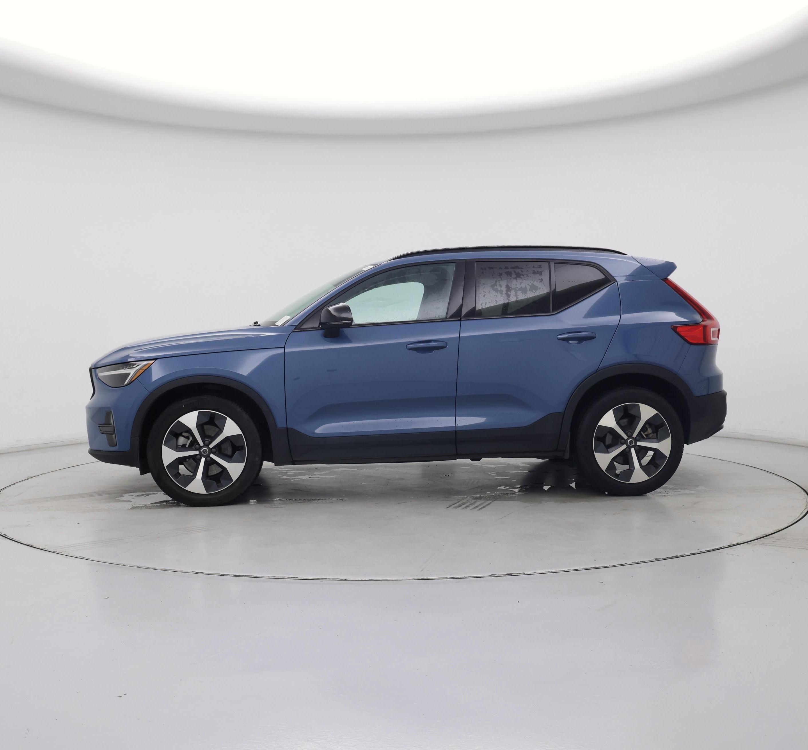 Thumbnail: 2024 Volvo XC40 - 3