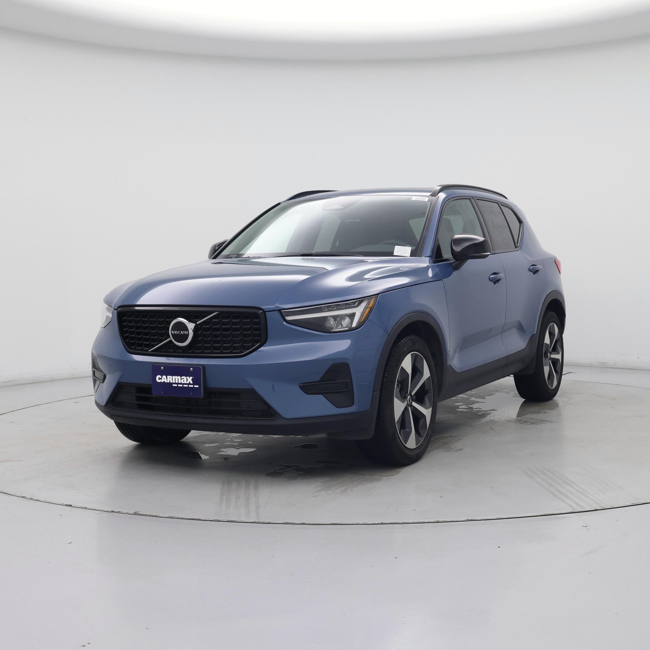 Thumbnail: 2024 Volvo XC40 - 4