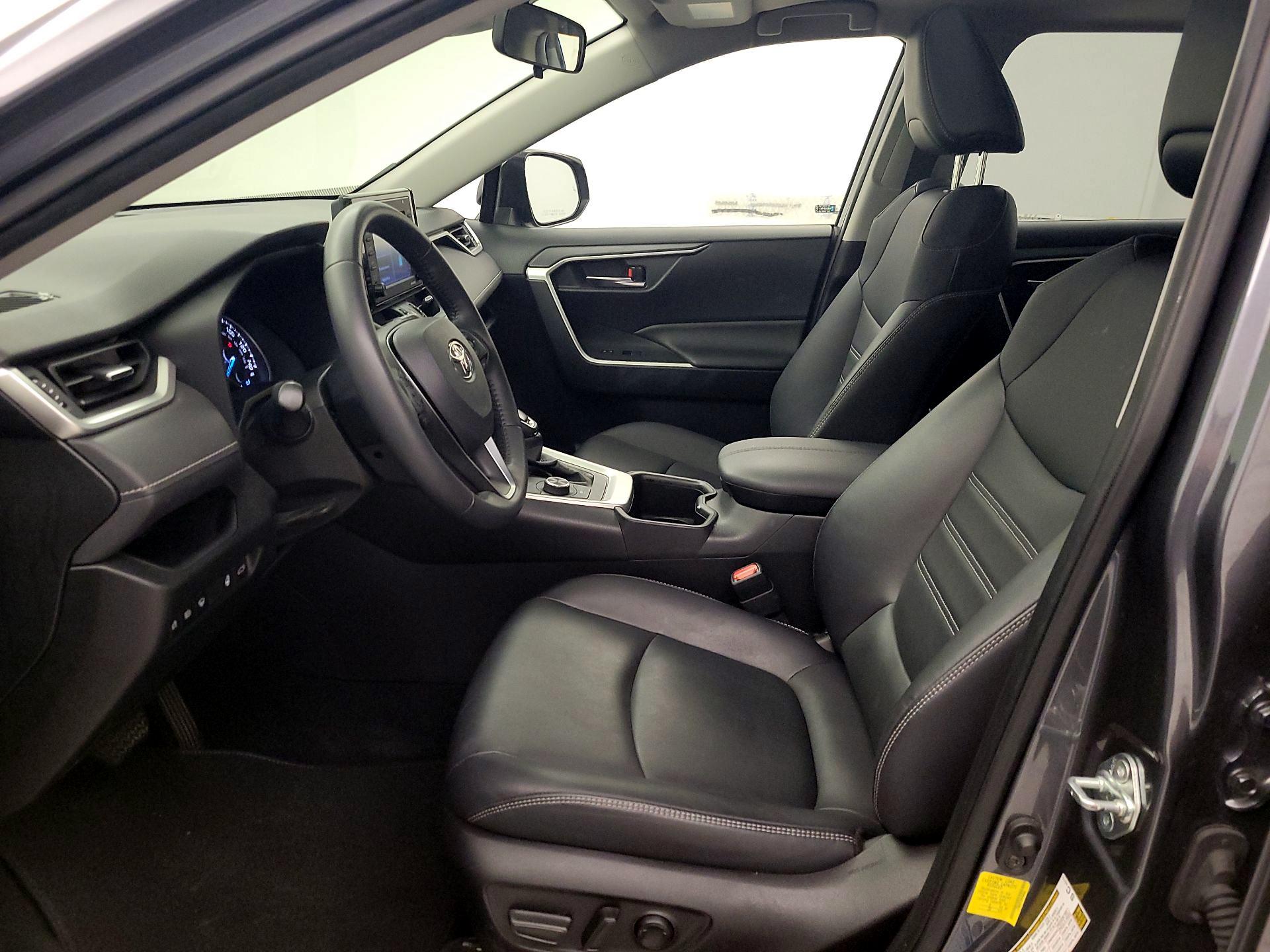 Thumbnail: 2022 Toyota RAV4 - 9