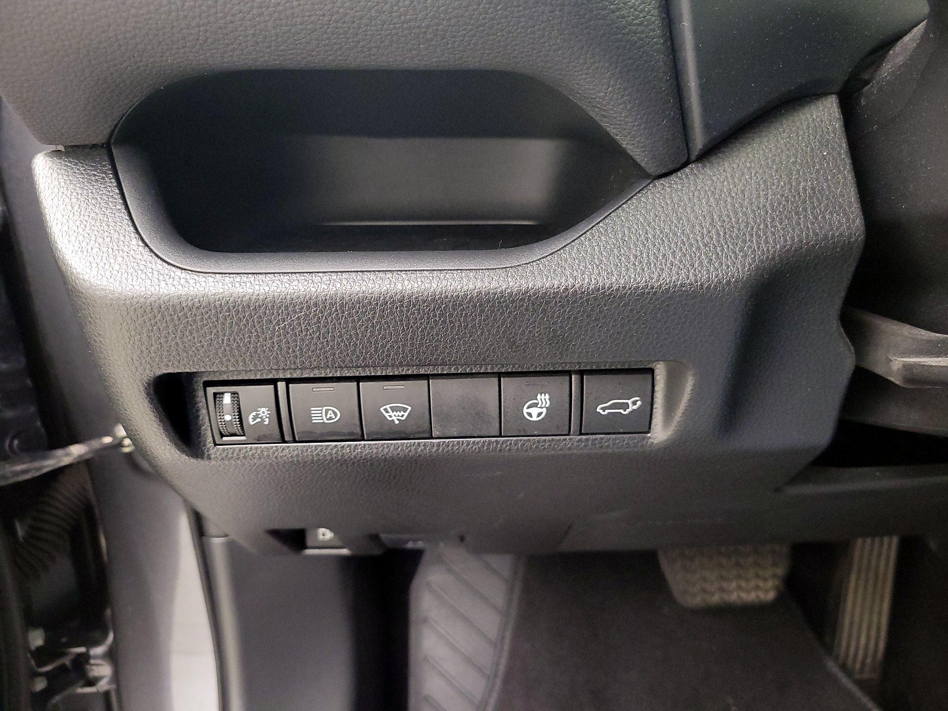 Thumbnail: 2022 Toyota RAV4 - 11