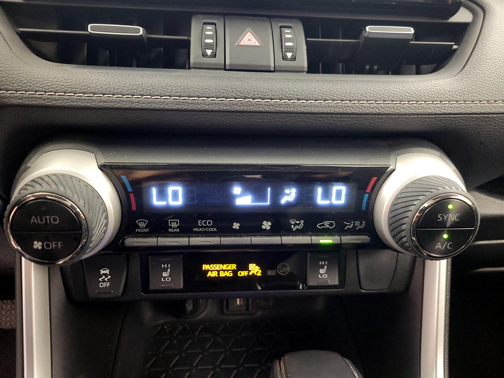 Thumbnail: 2022 Toyota RAV4 - 14