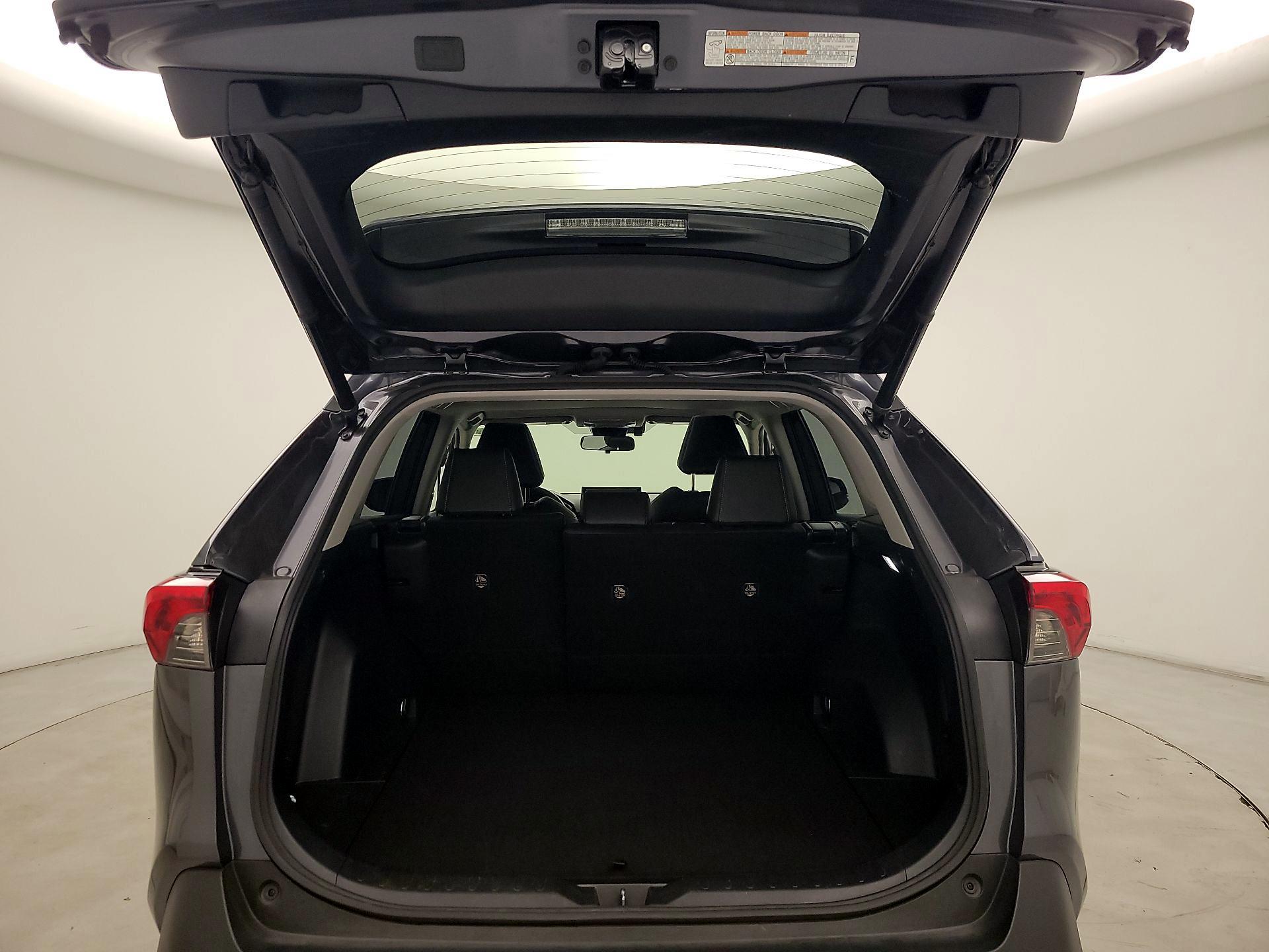 Thumbnail: 2022 Toyota RAV4 - 19