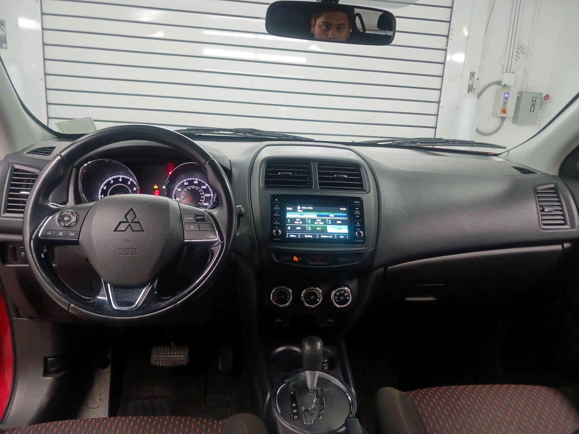 Thumbnail: 2017 Mitsubishi Outlander Sport - 9