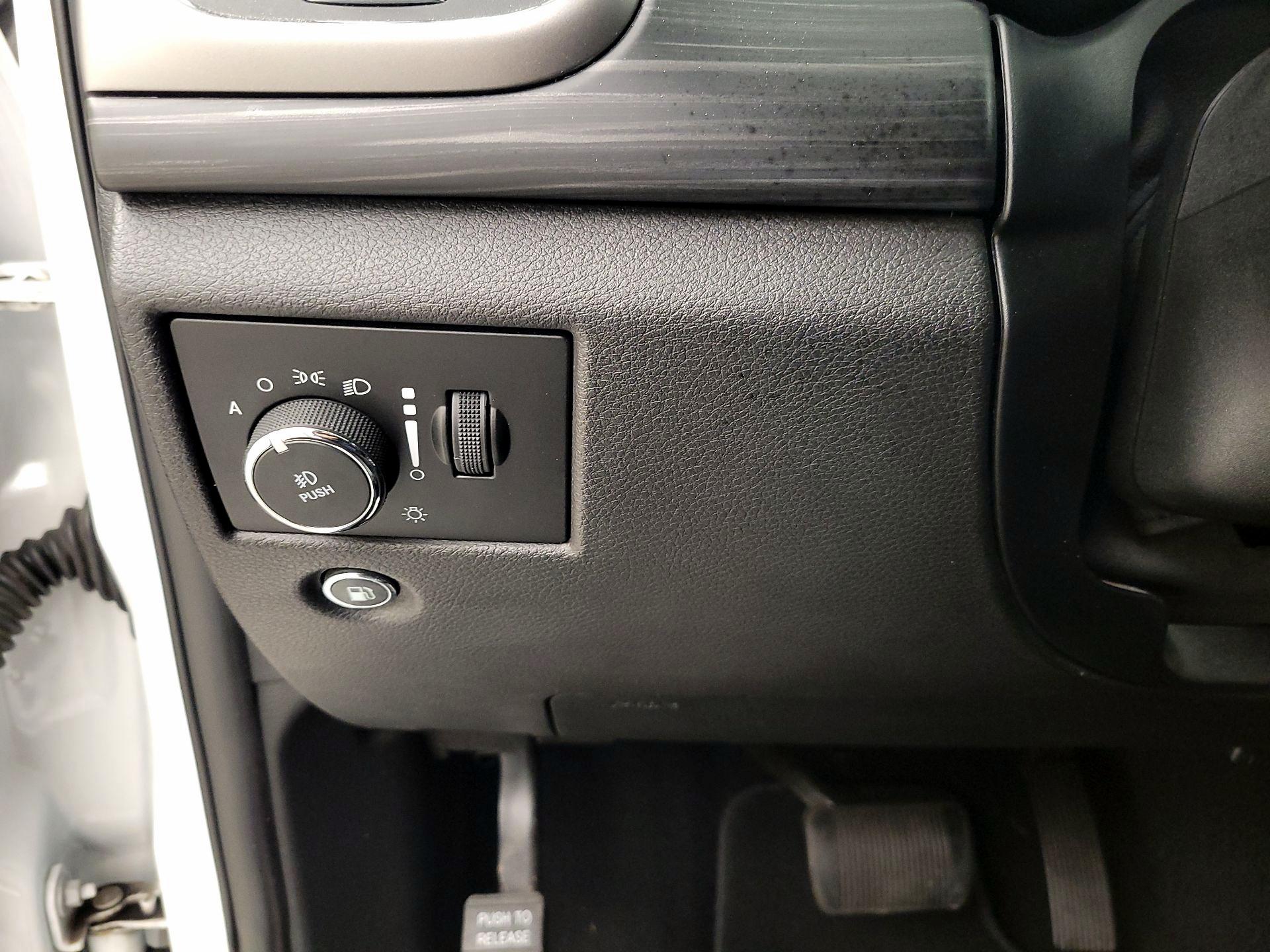 Thumbnail: 2019 Jeep Grand Cherokee - 13