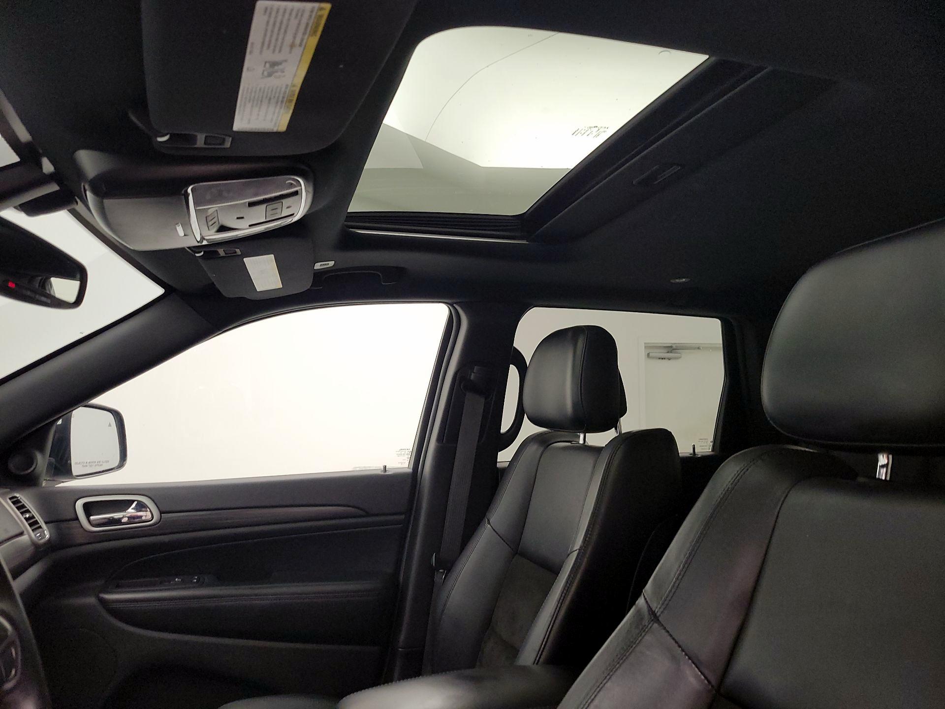 Thumbnail: 2019 Jeep Grand Cherokee - 20