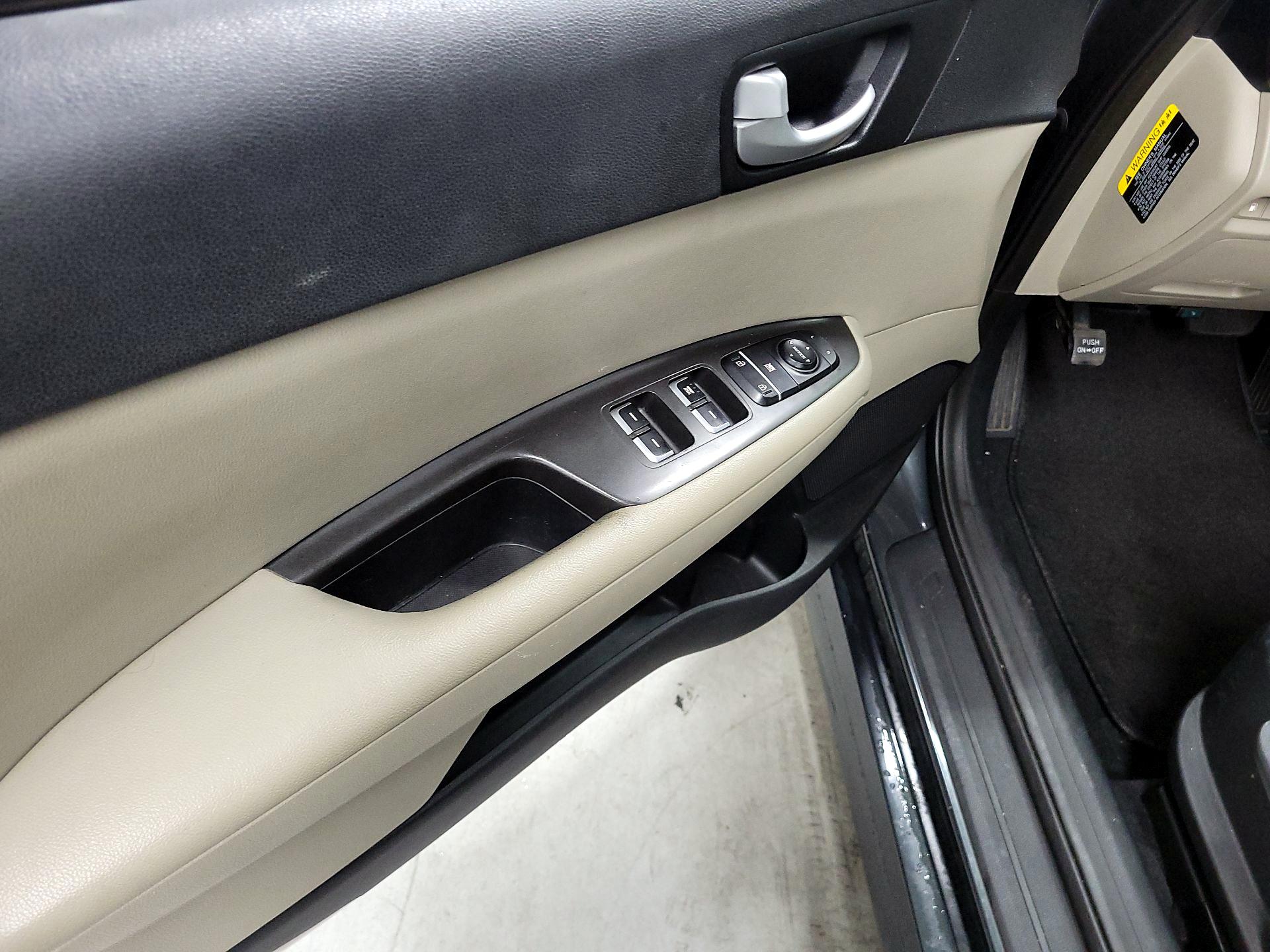 Thumbnail: 2016 Kia Optima - 12
