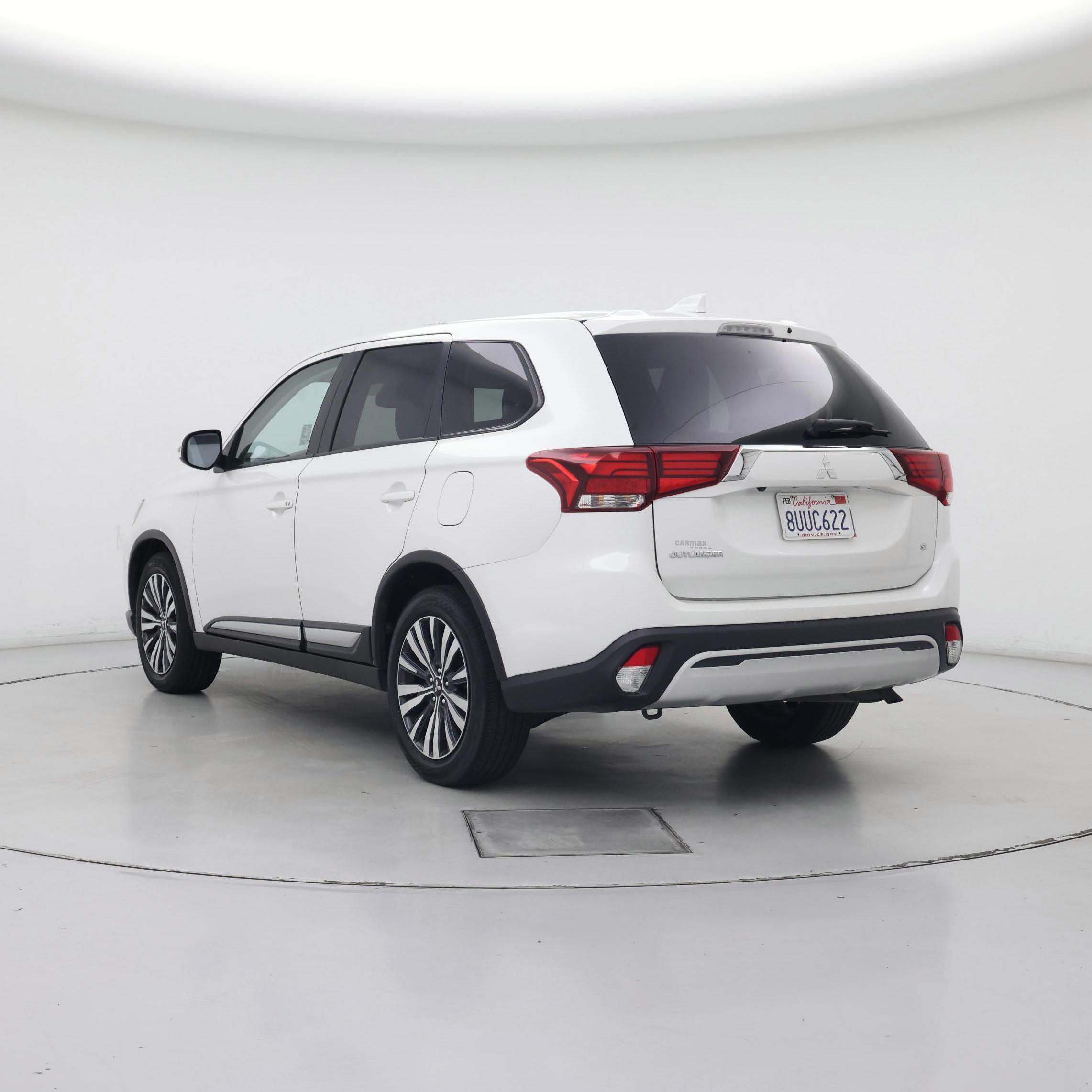 Thumbnail: 2020 Mitsubishi Outlander - 2