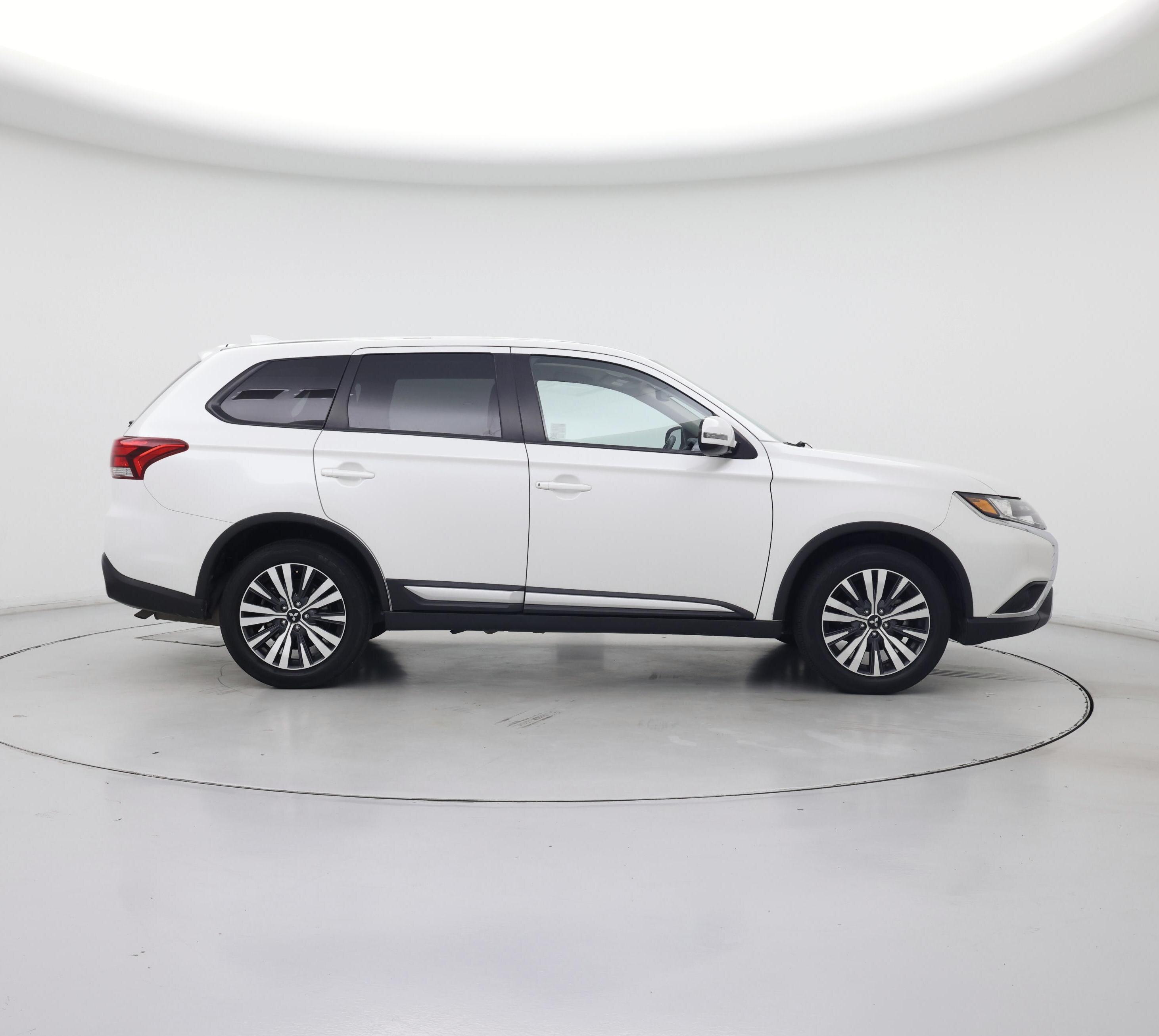 Thumbnail: 2020 Mitsubishi Outlander - 7
