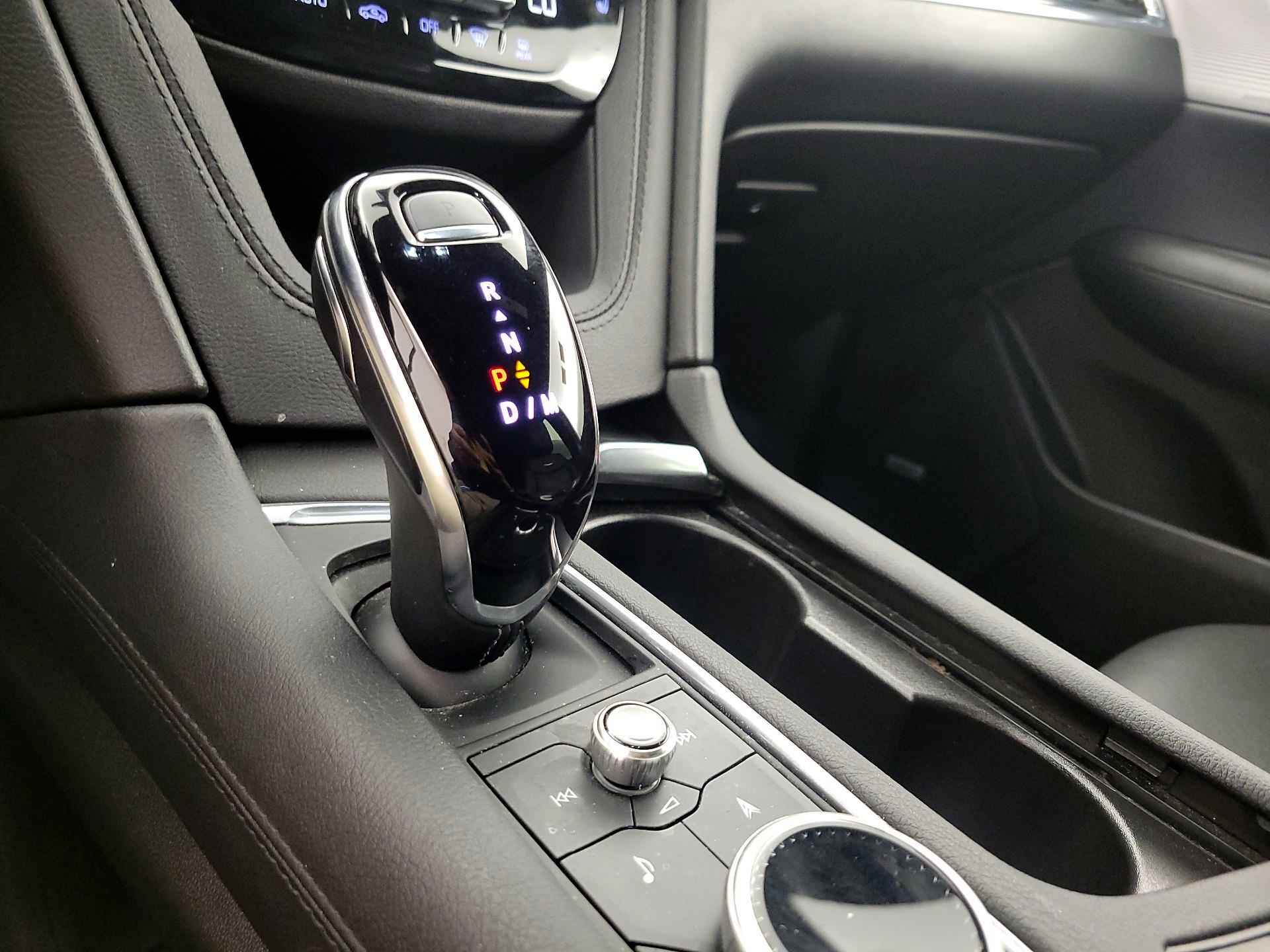 Thumbnail: 2025 Cadillac XT5 - 17