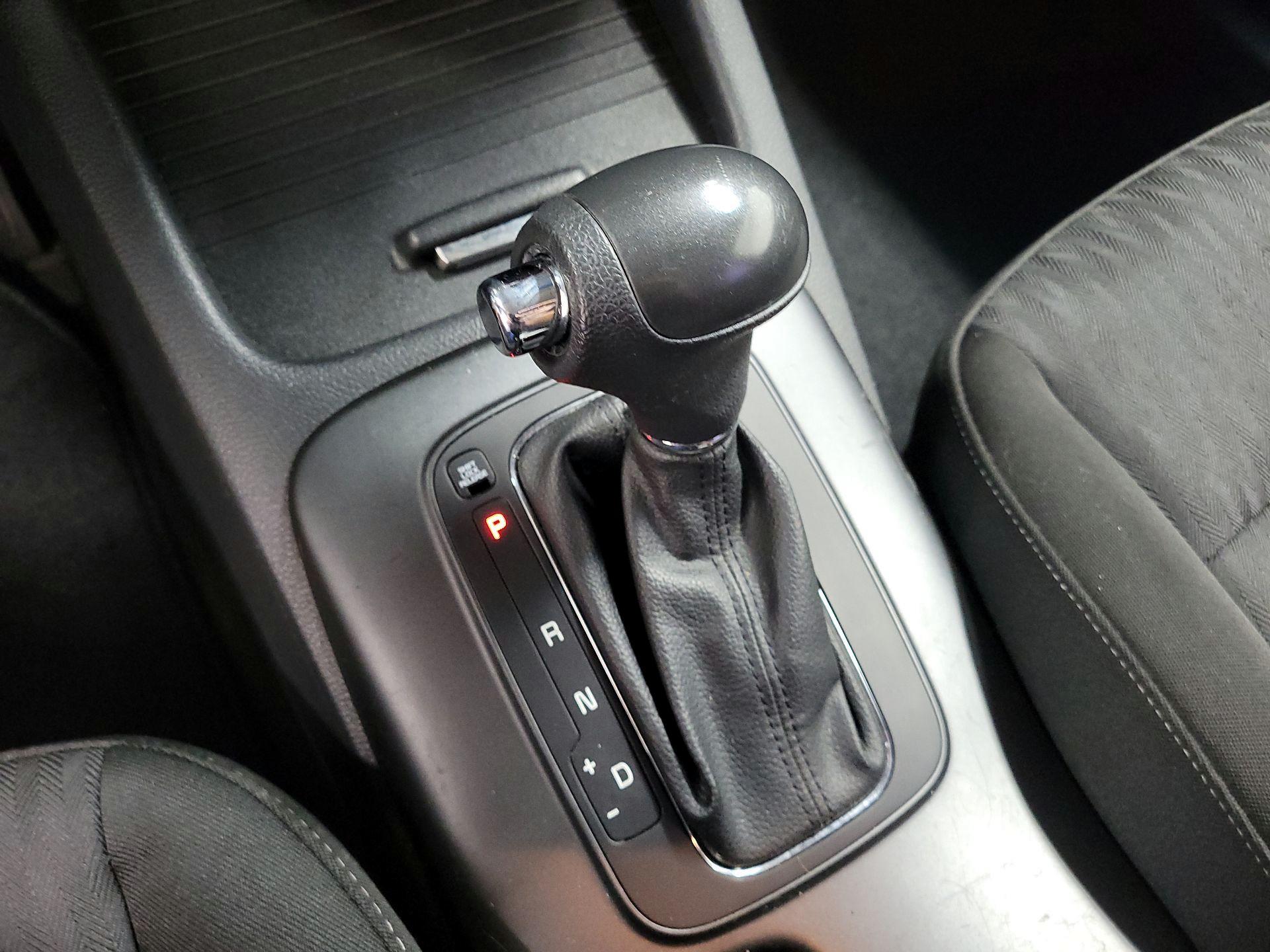 Thumbnail: 2016 Kia Forte - 13