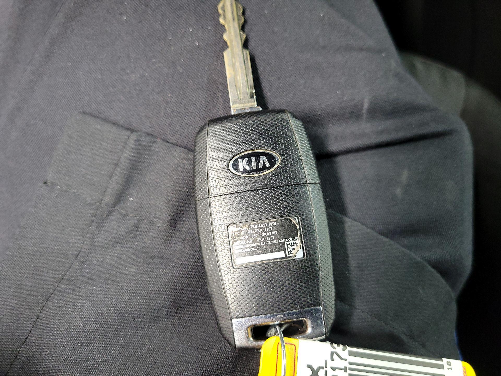 Thumbnail: 2016 Kia Forte - 16