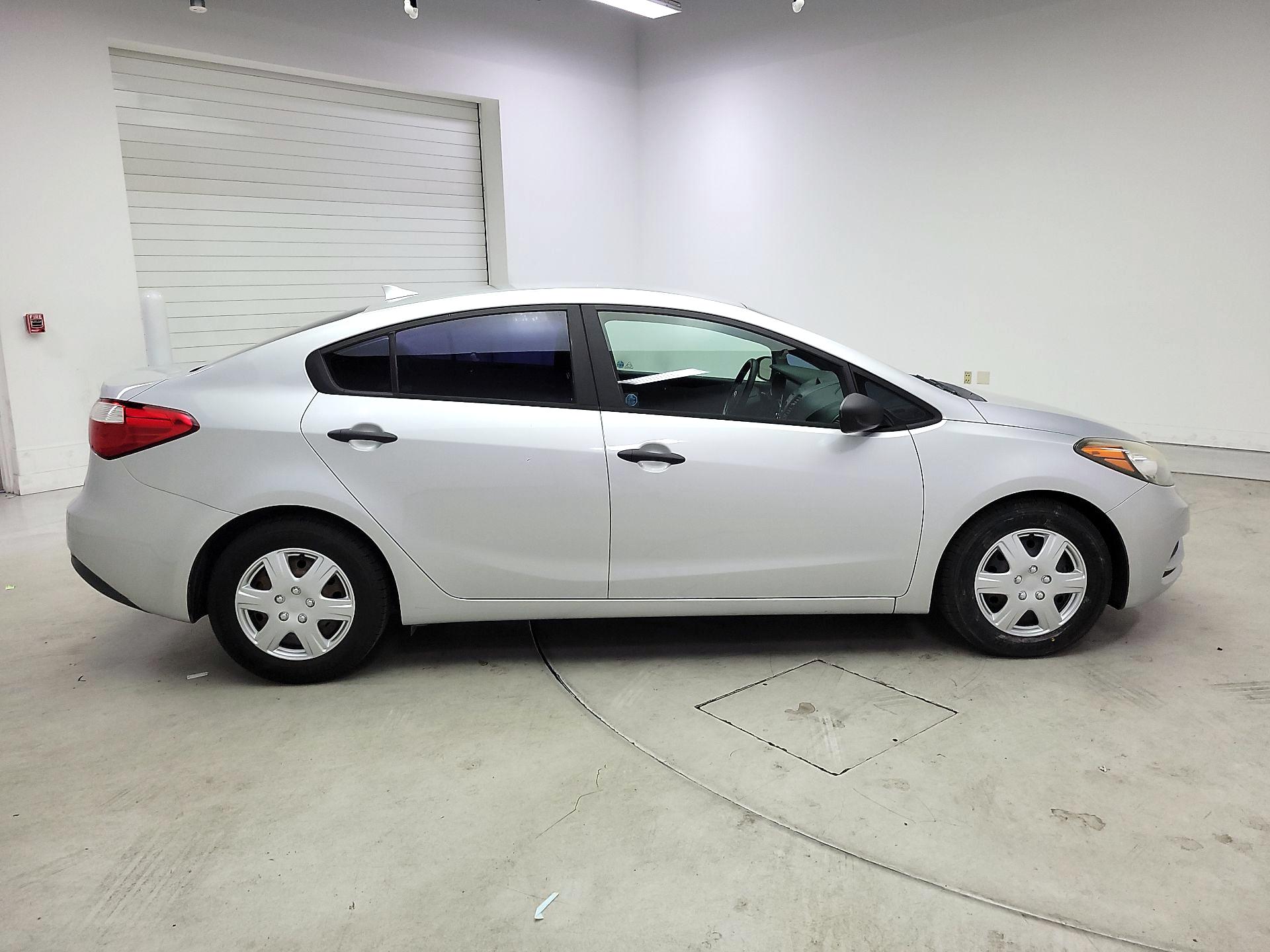 Thumbnail: 2016 Kia Forte - 4