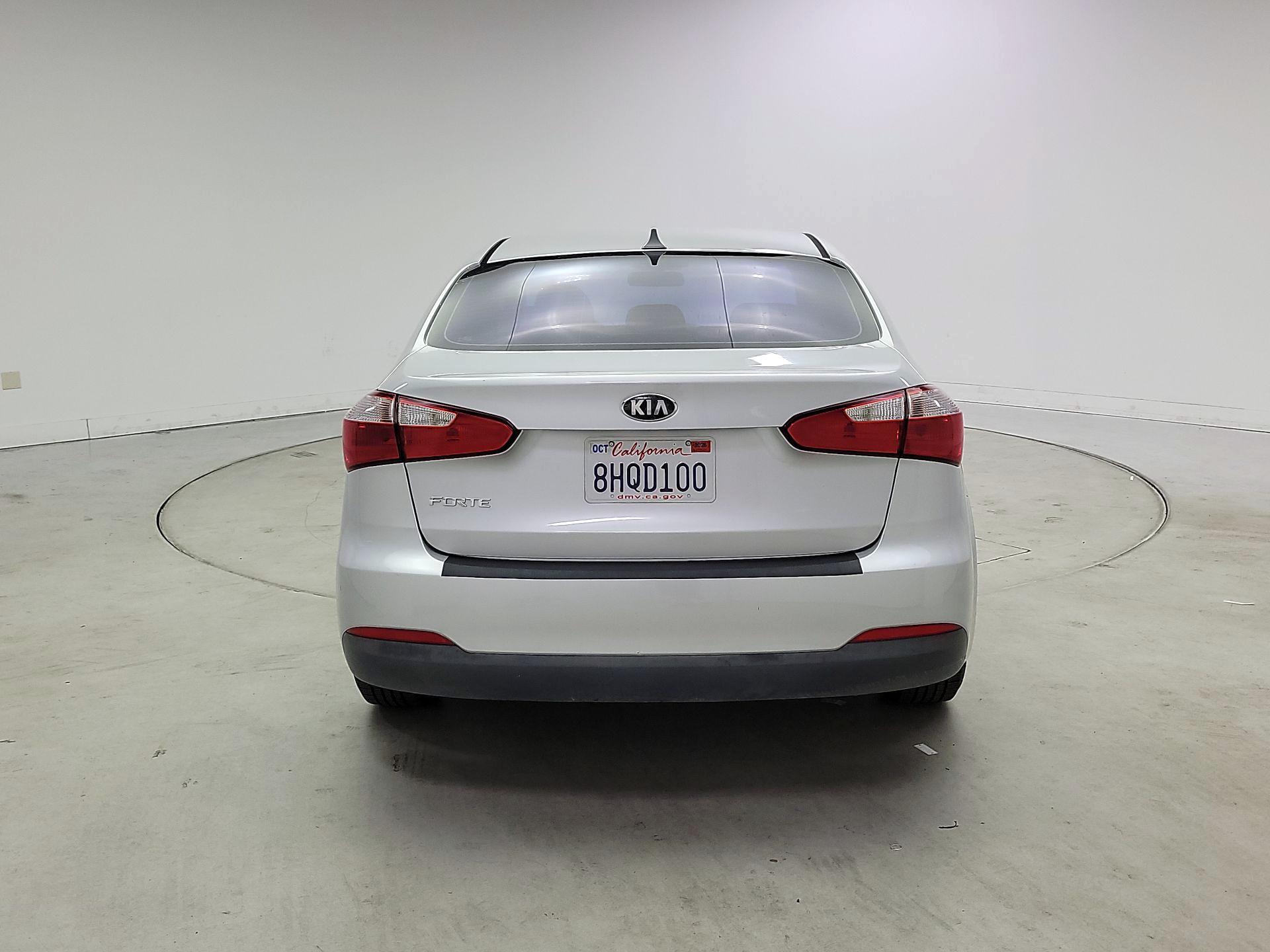 Thumbnail: 2016 Kia Forte - 6