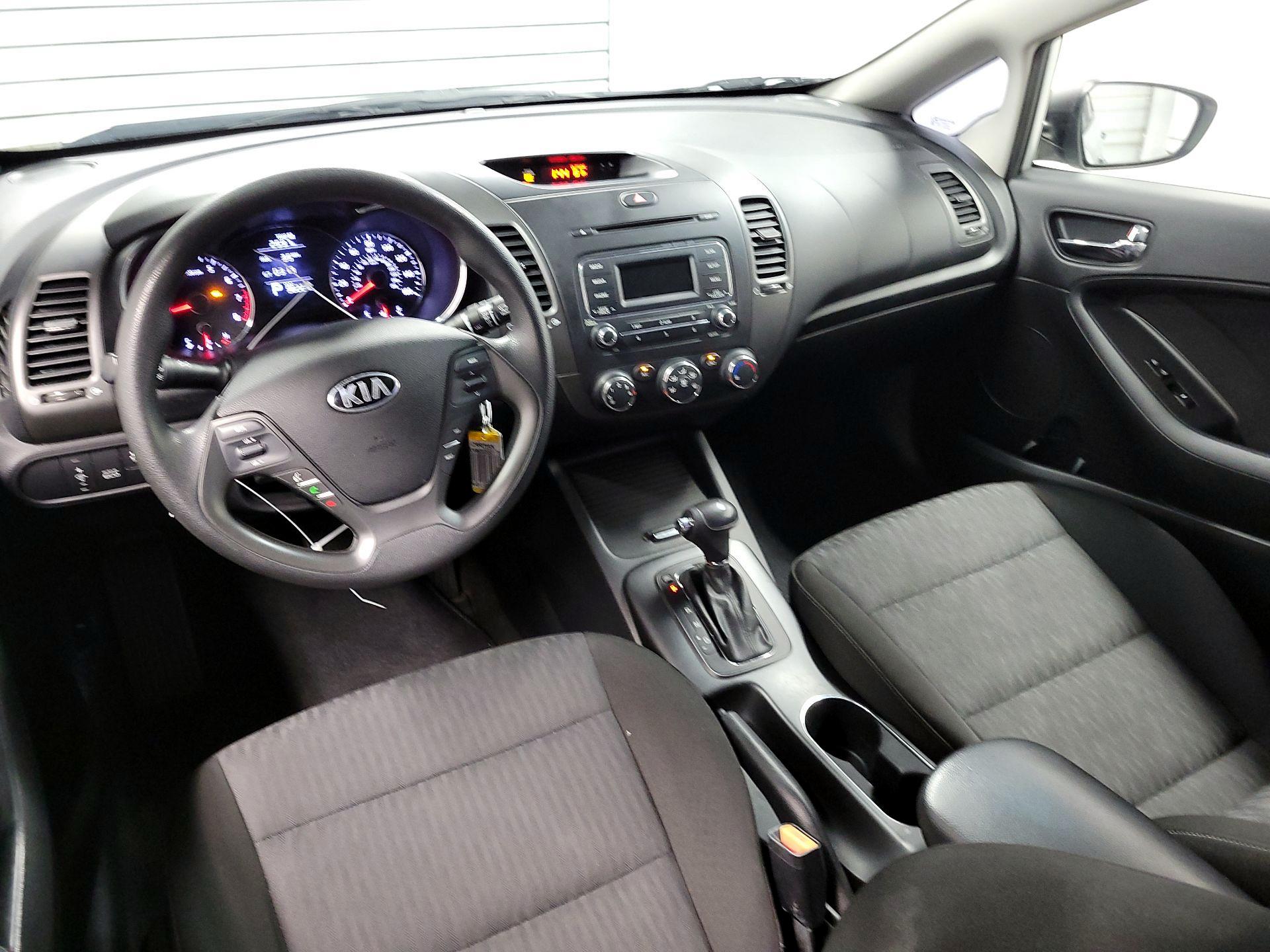 Thumbnail: 2016 Kia Forte - 8