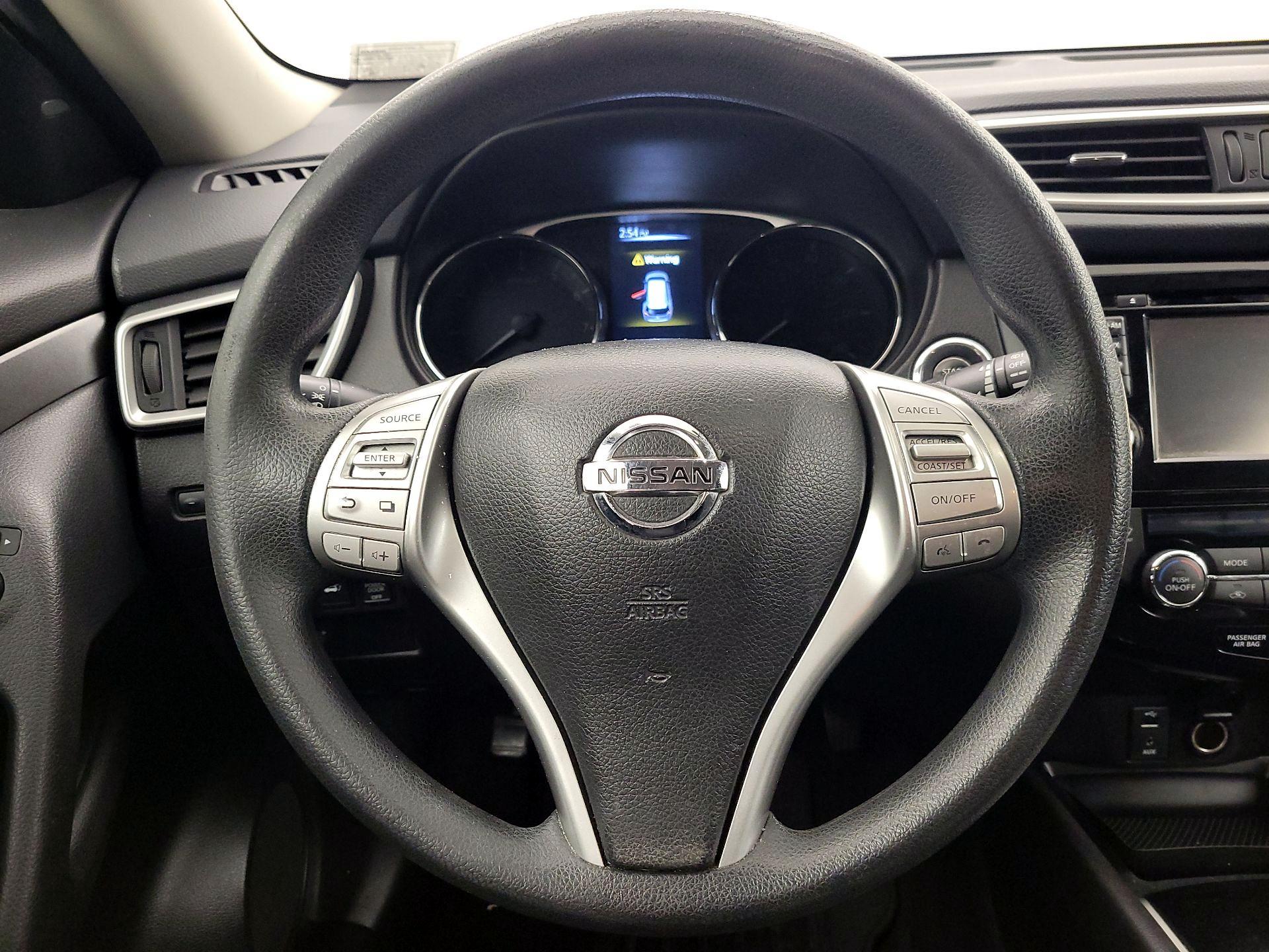 Thumbnail: 2015 Nissan Rogue - 10