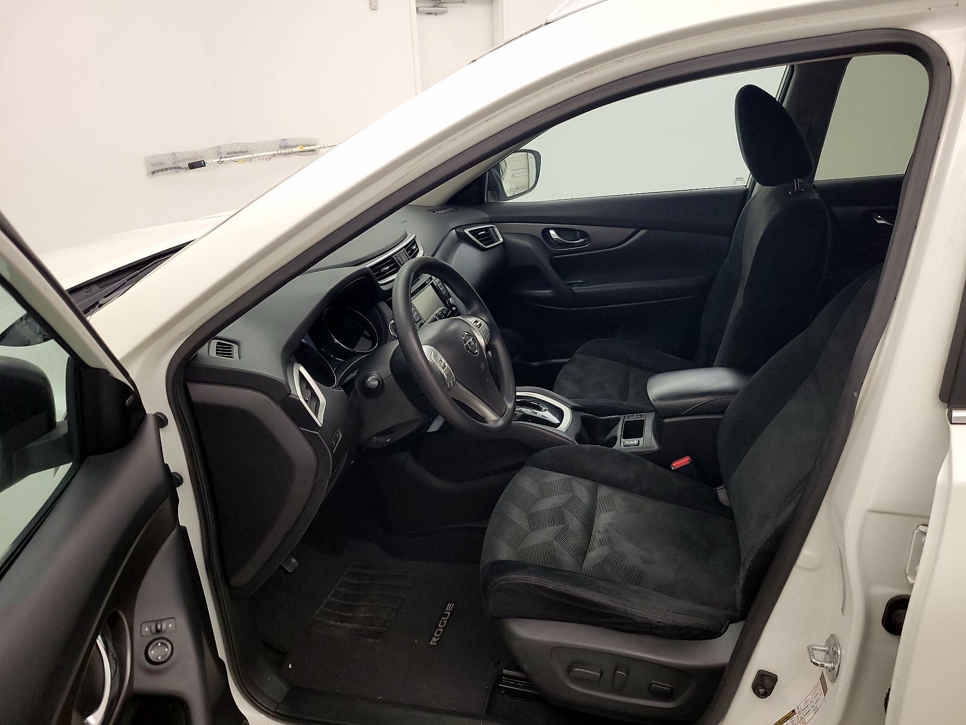 Thumbnail: 2015 Nissan Rogue - 11