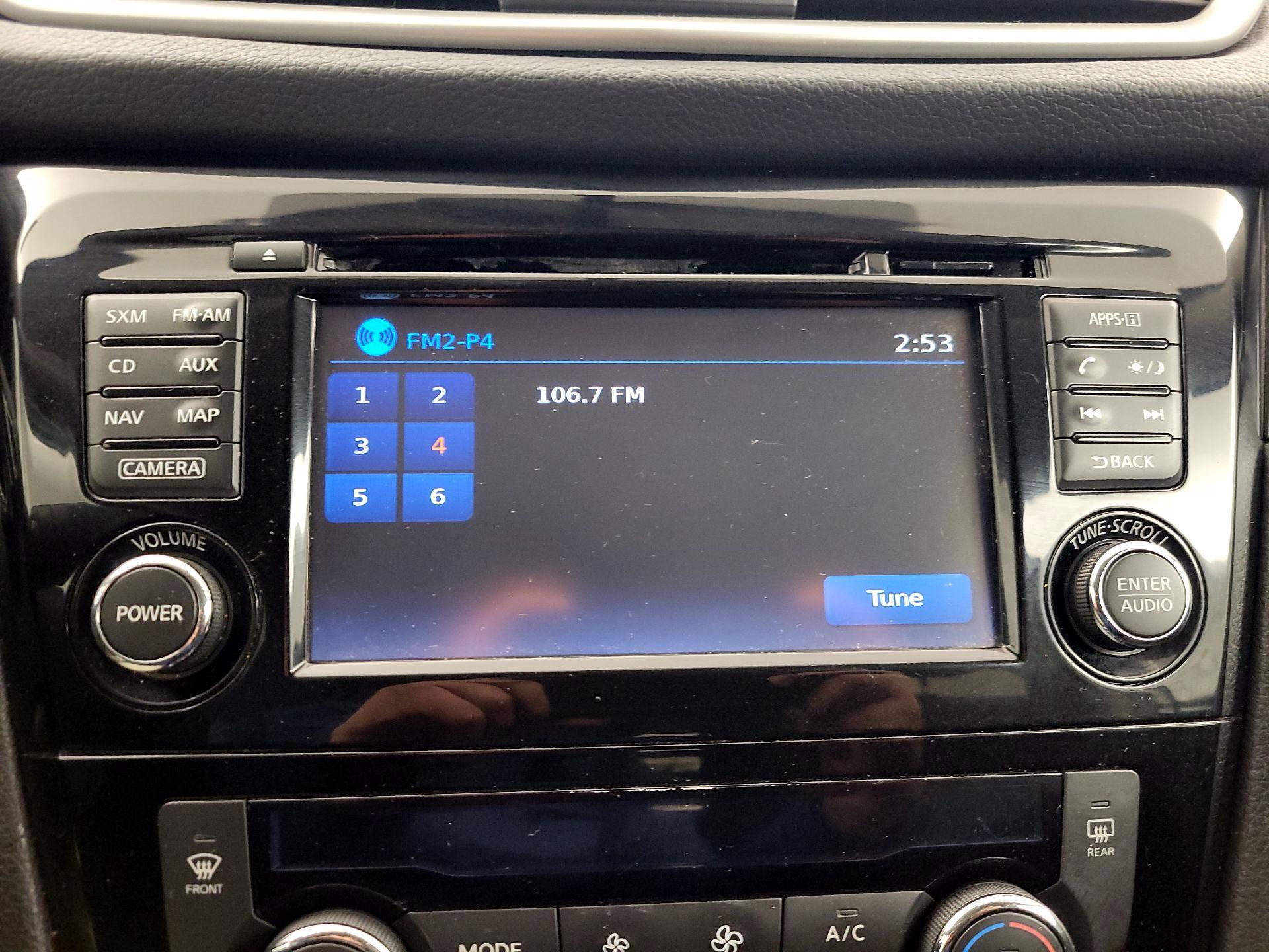 Thumbnail: 2015 Nissan Rogue - 16