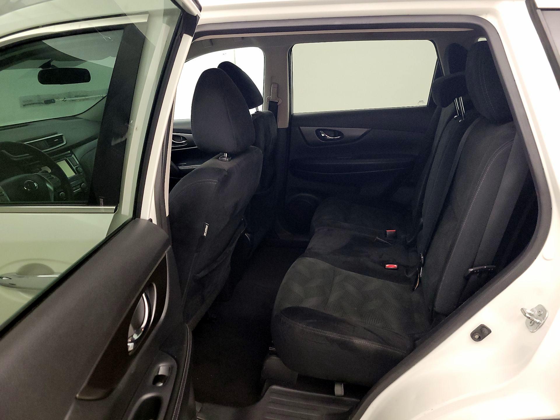 Thumbnail: 2015 Nissan Rogue - 20