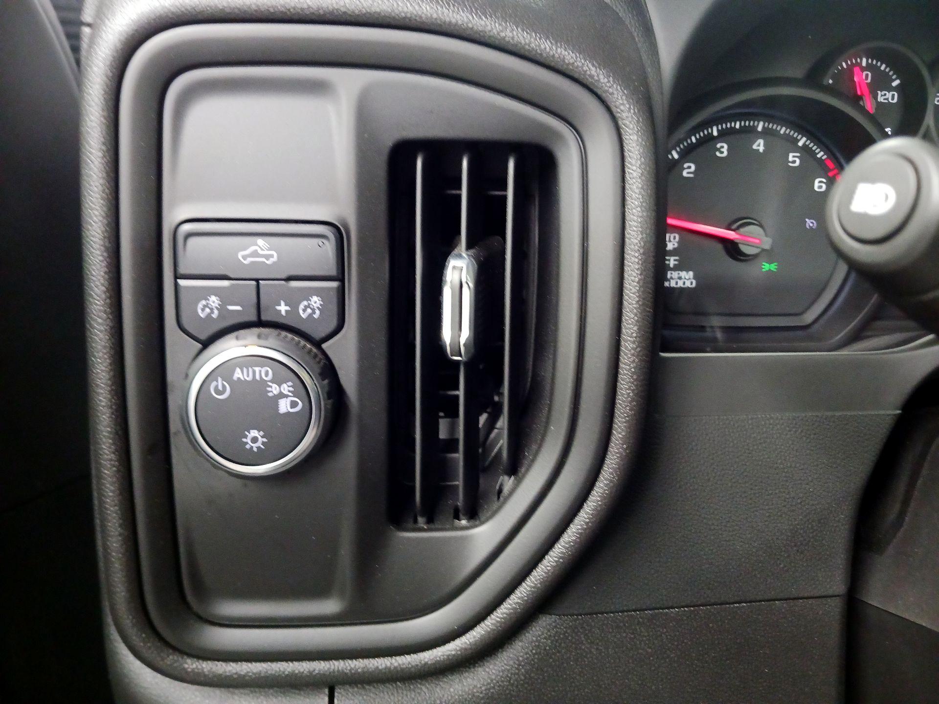 Thumbnail: 2025 Chevrolet Silverado 1500 - 11