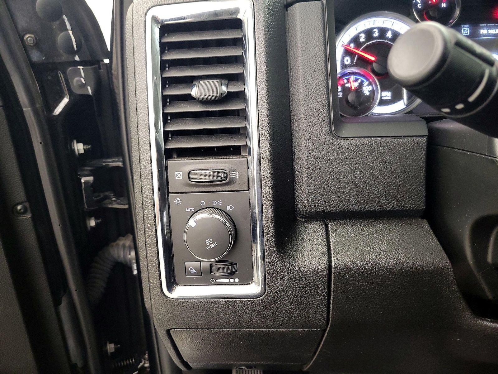 2019 RAM Ram 1500 Classic Laramie - Photo 14