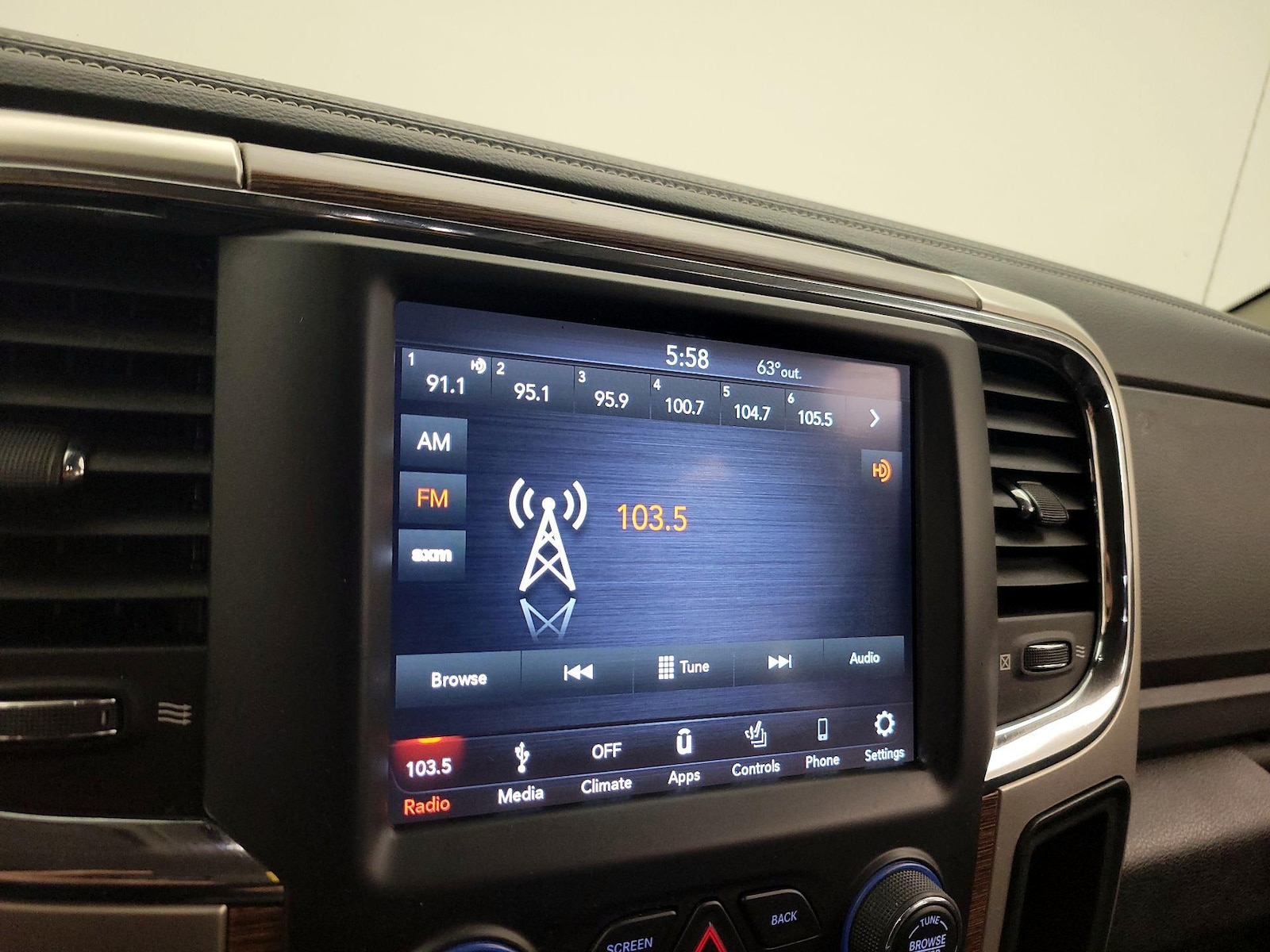 2019 RAM Ram 1500 Classic Laramie - Photo 16