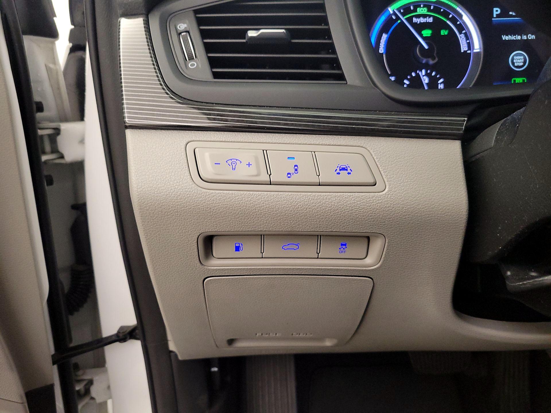 Thumbnail: 2018 Hyundai Sonata - 13