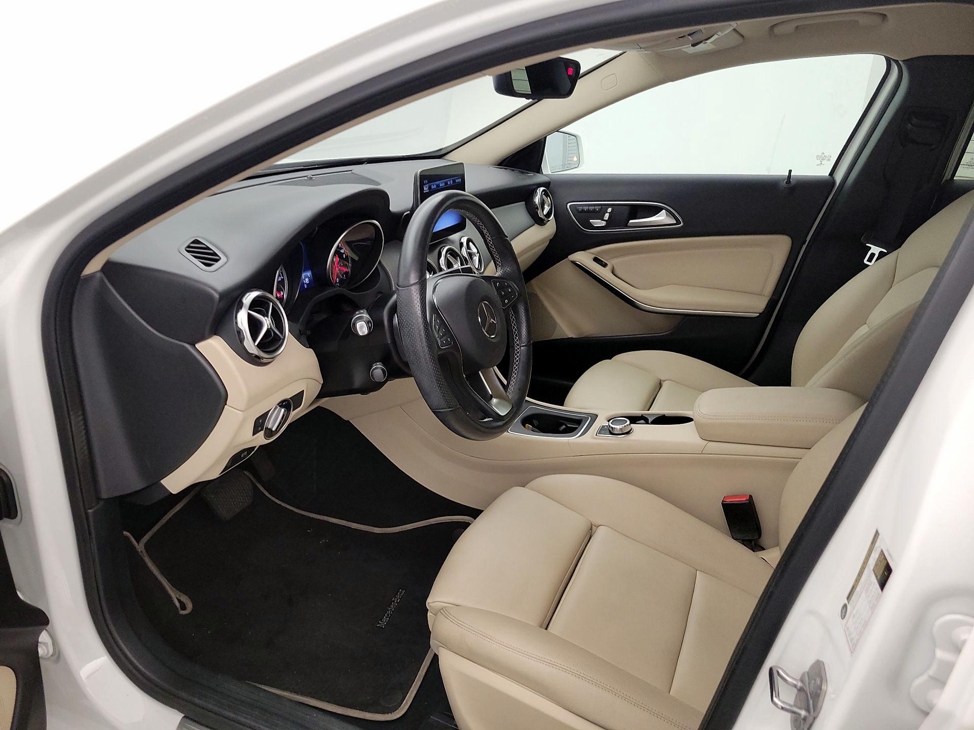 Thumbnail: 2020 Mercedes-Benz GLA - 11