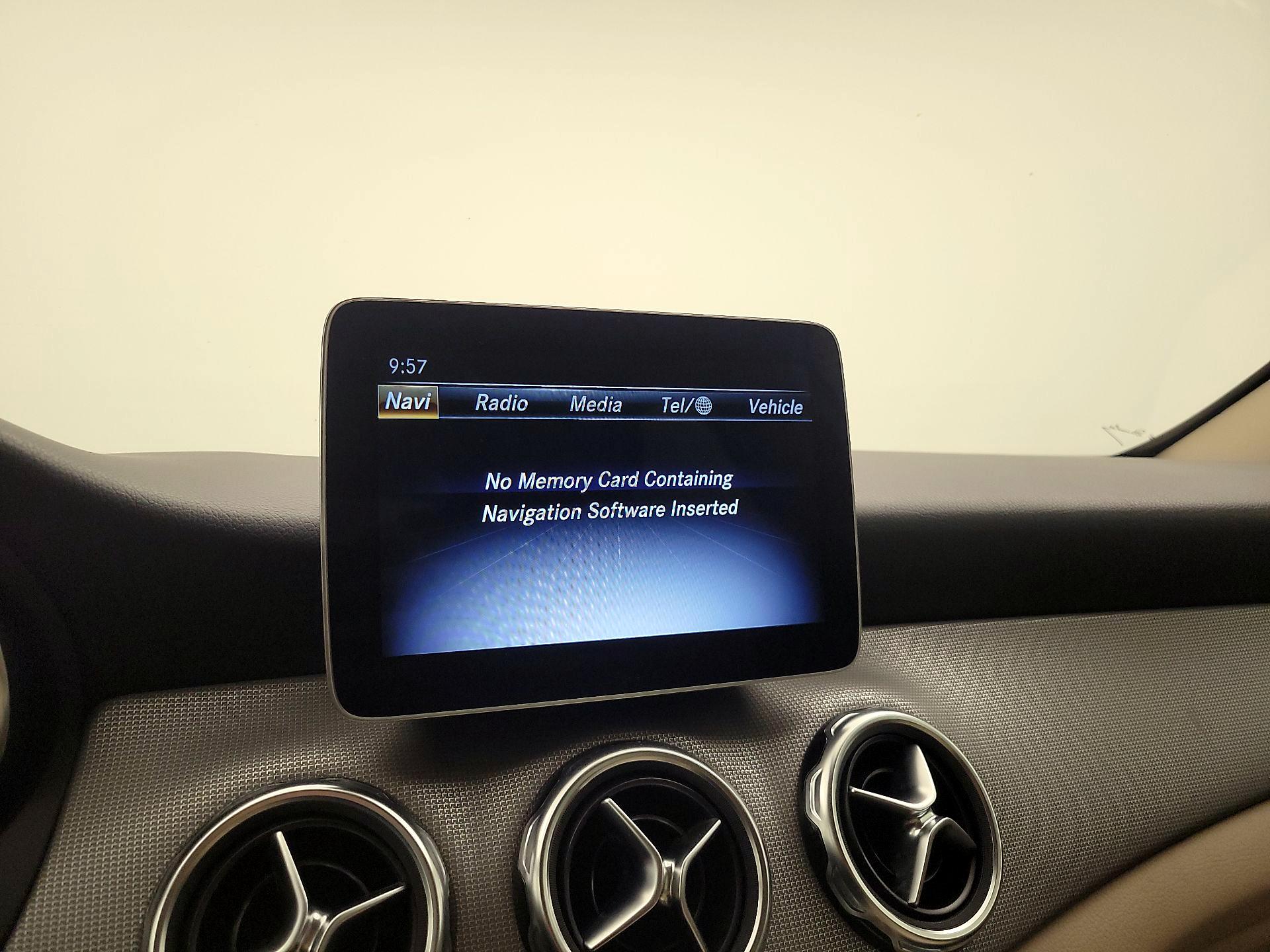 Thumbnail: 2020 Mercedes-Benz GLA - 14