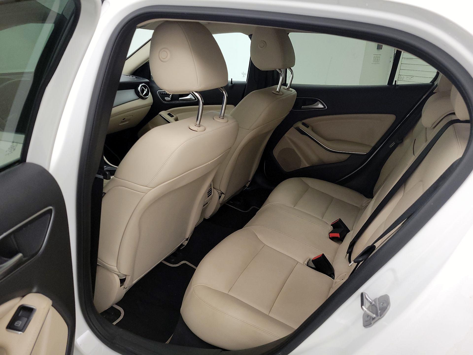 Thumbnail: 2020 Mercedes-Benz GLA - 20