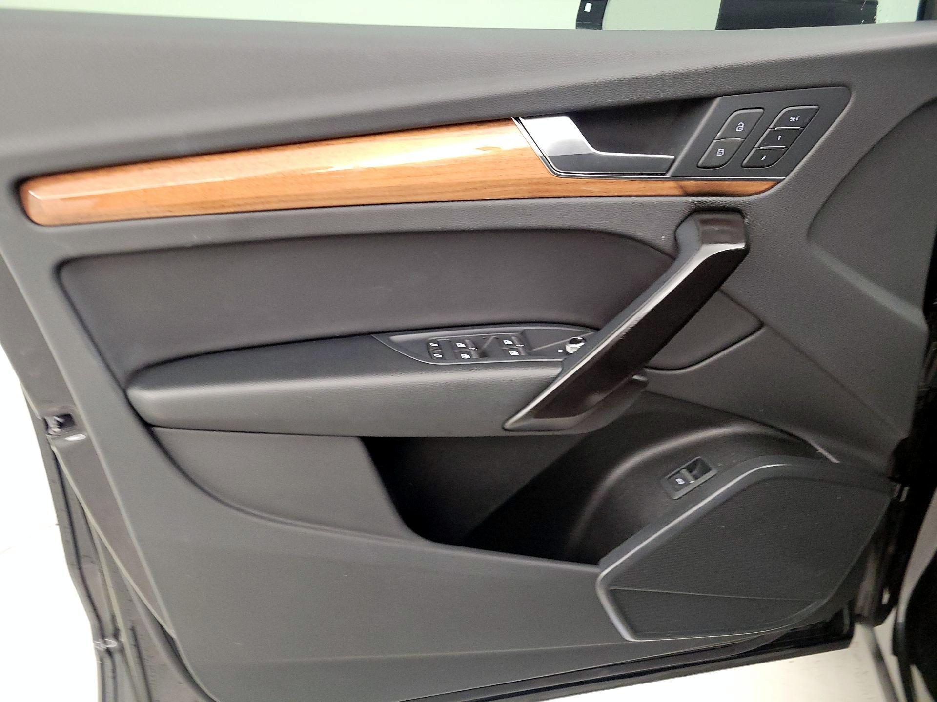 Thumbnail: 2023 Audi Q5 - 12