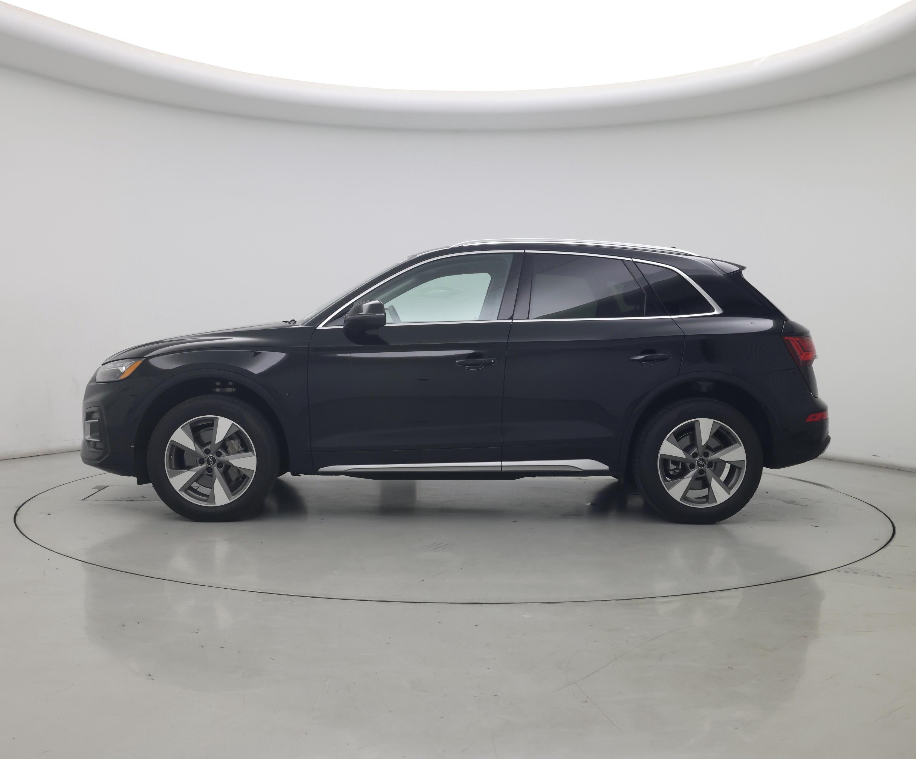 Thumbnail: 2023 Audi Q5 - 3