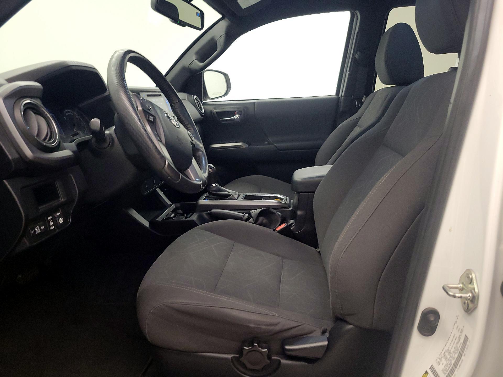 Thumbnail: 2017 Toyota Tacoma - 11