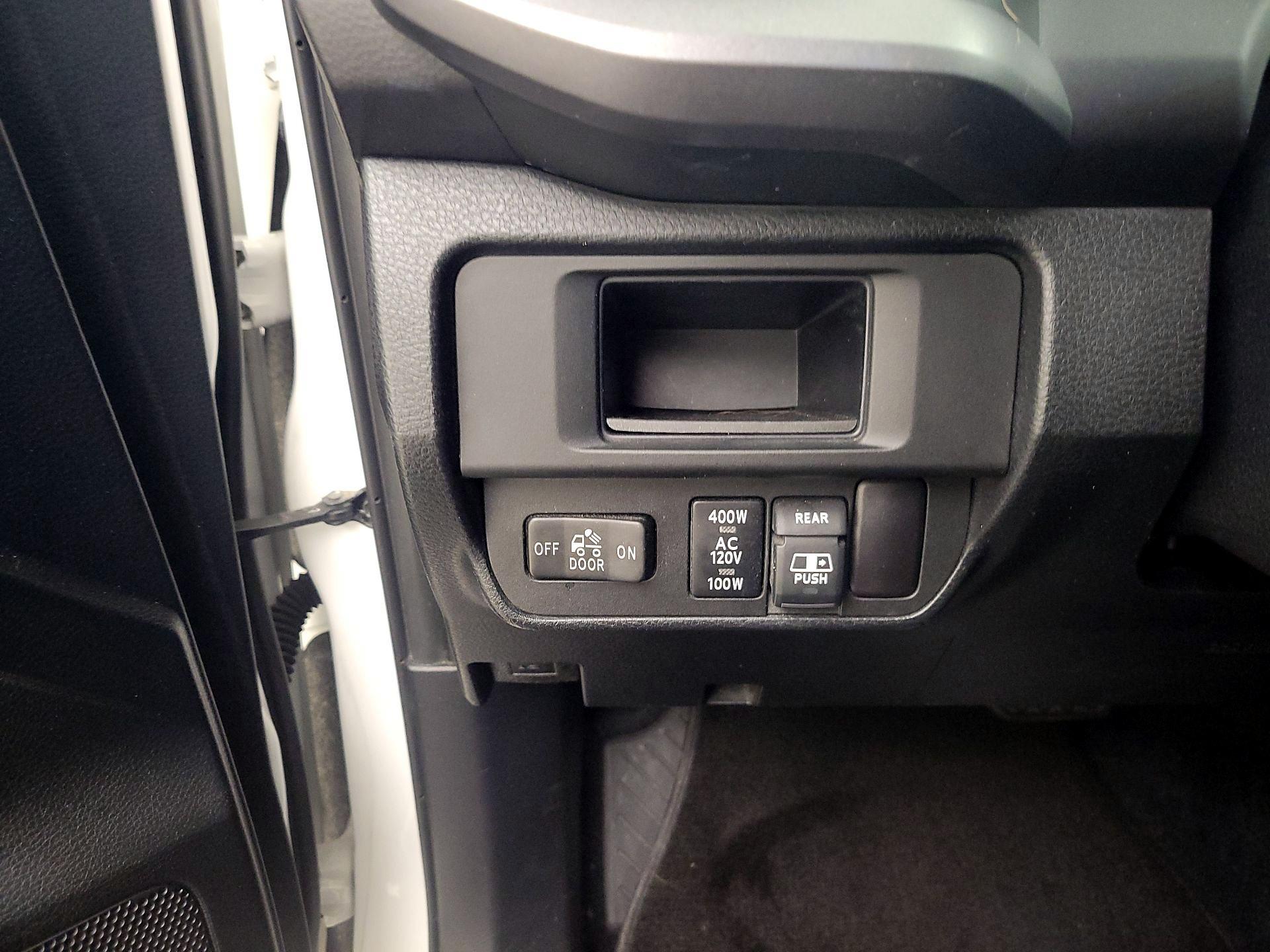 Thumbnail: 2017 Toyota Tacoma - 13