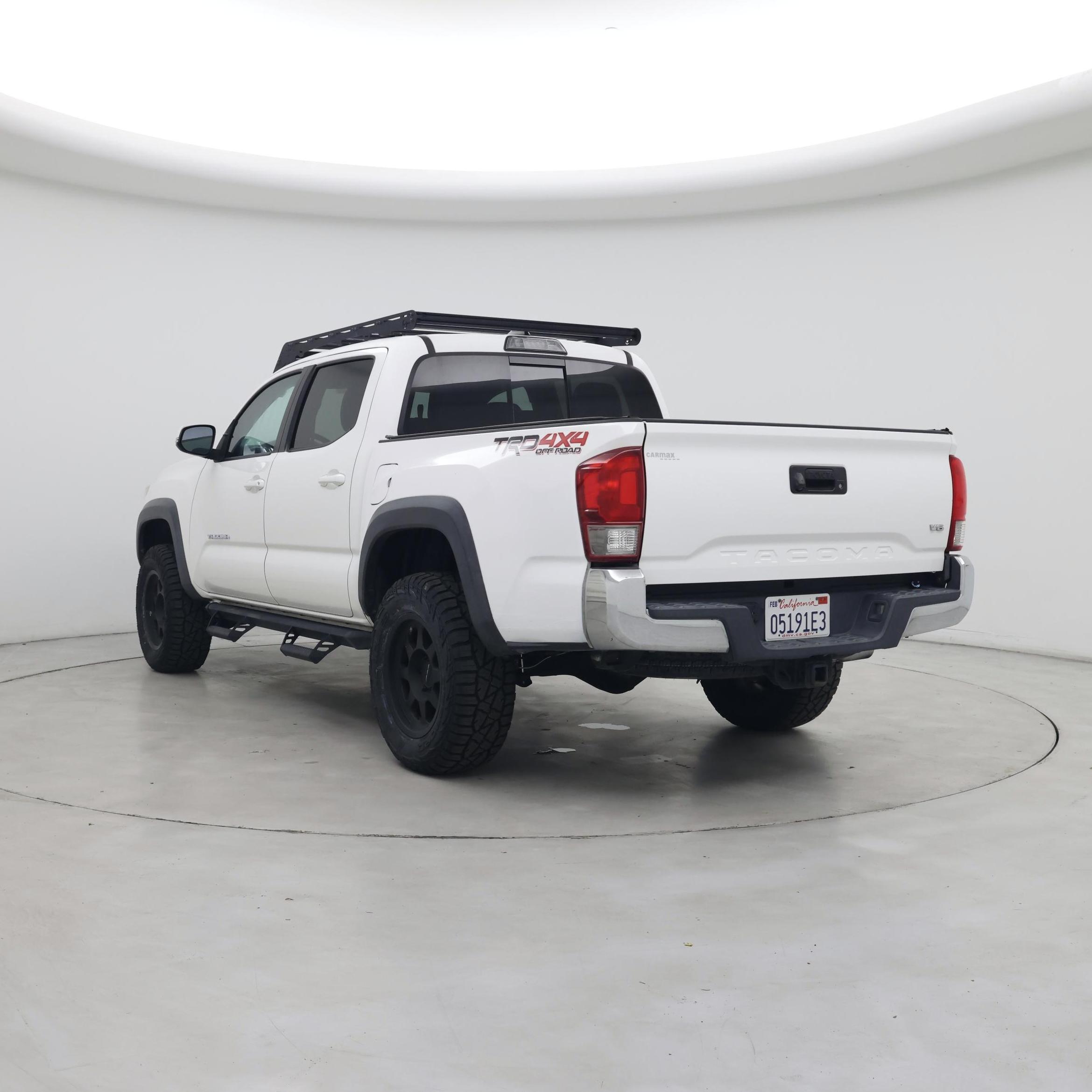 Thumbnail: 2017 Toyota Tacoma - 2