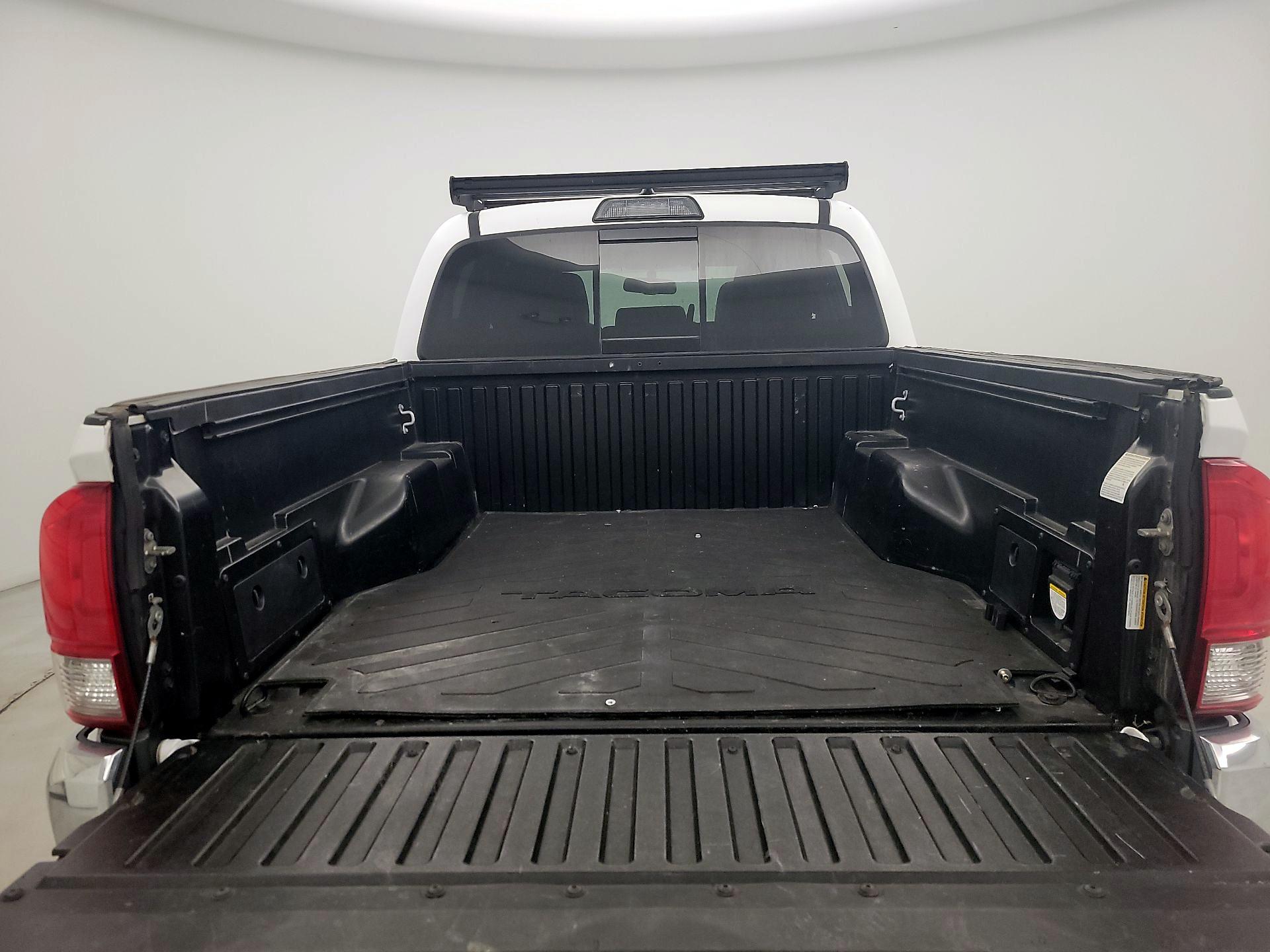 Thumbnail: 2017 Toyota Tacoma - 20