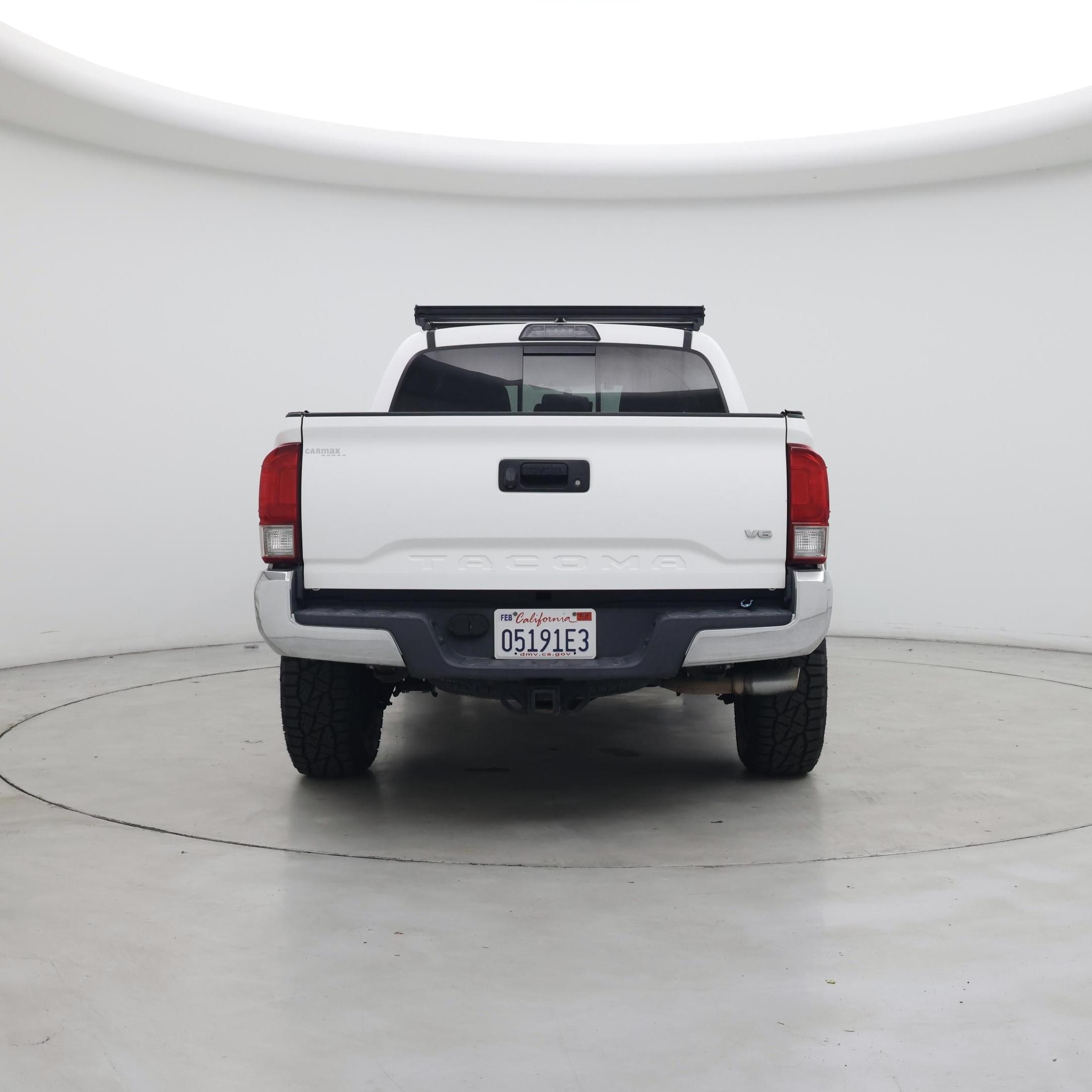 Thumbnail: 2017 Toyota Tacoma - 6