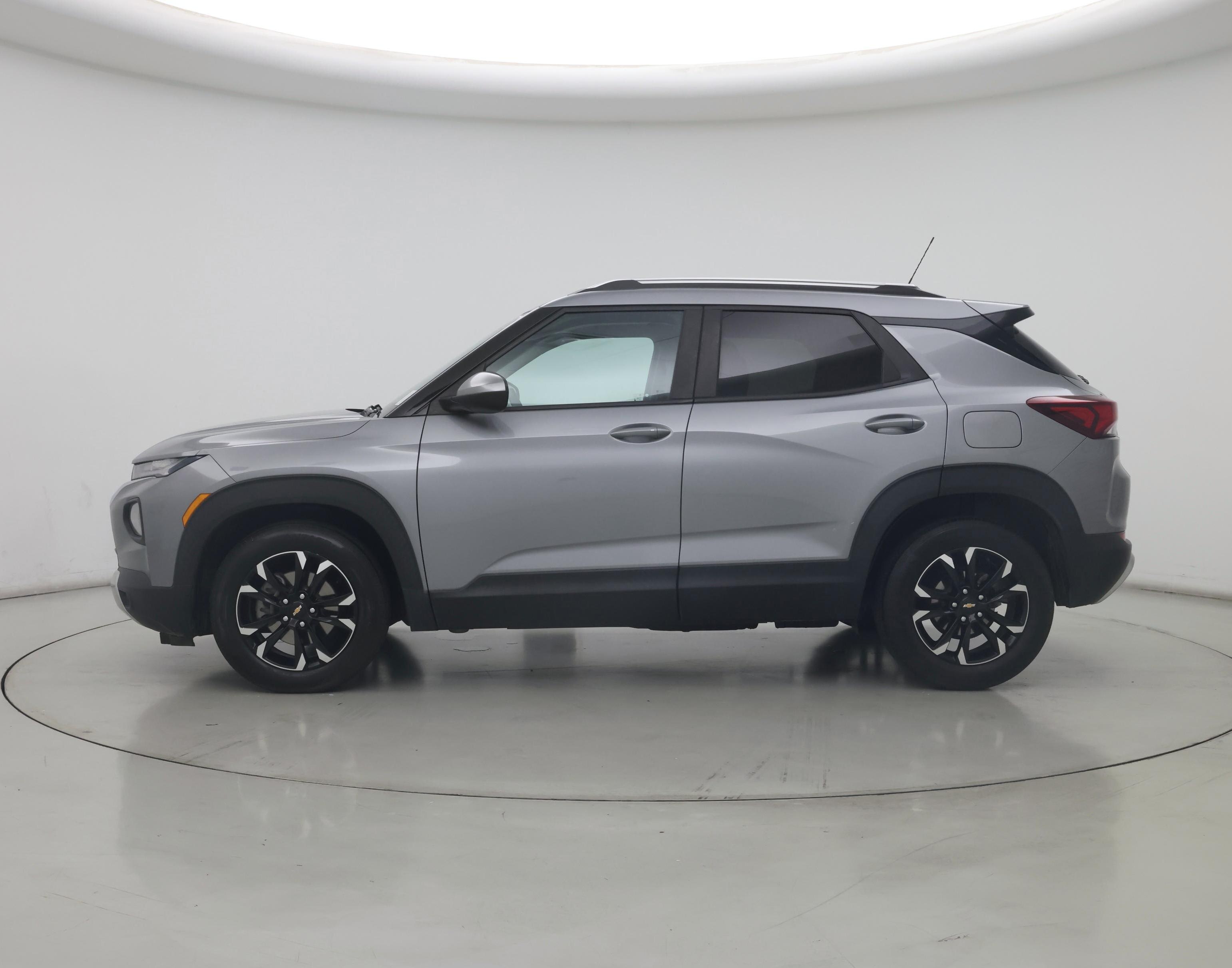 Thumbnail: 2023 Chevrolet TrailBlazer - 3