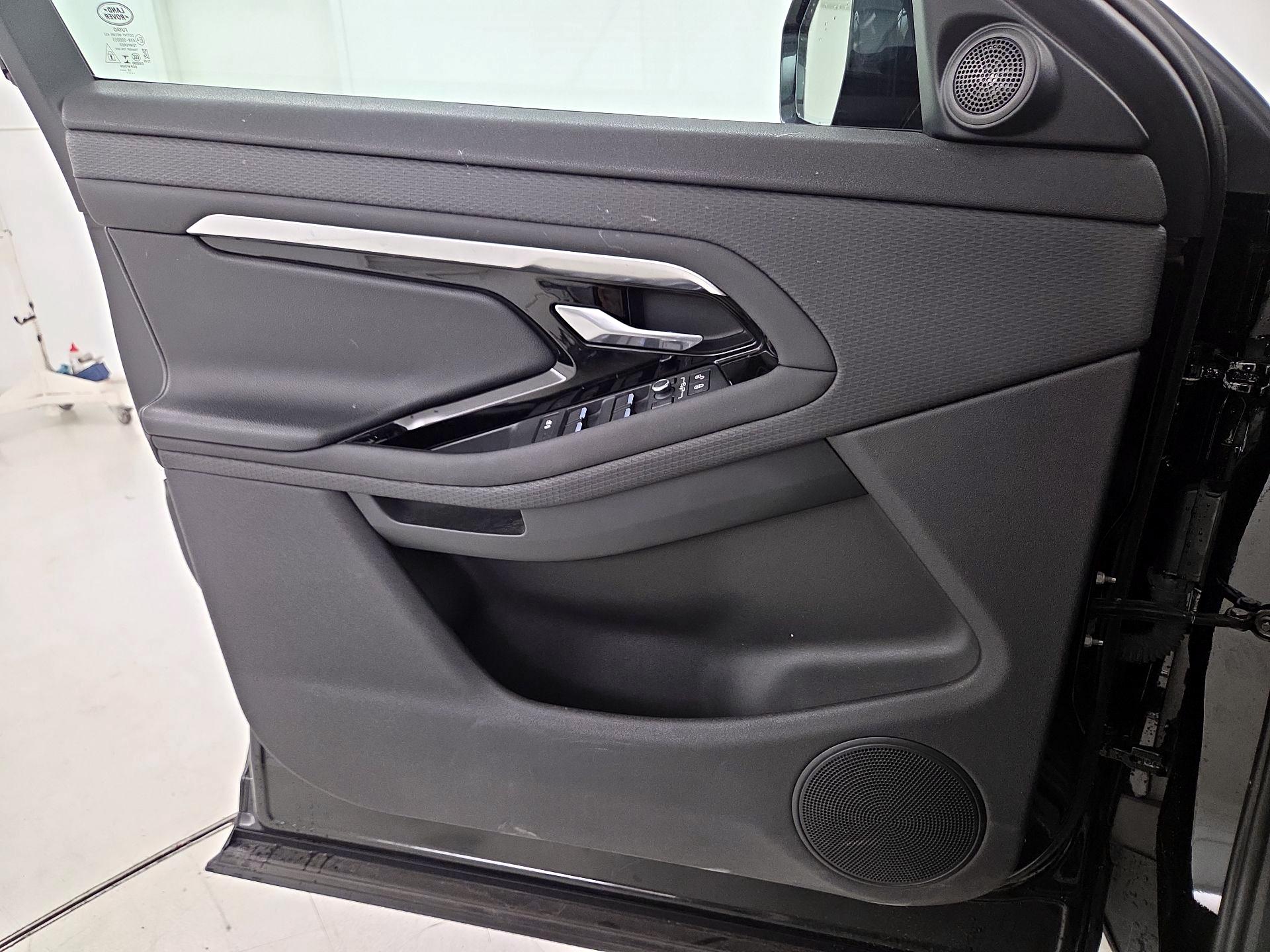 Thumbnail: 2020 Land Rover Range Rover Evoque - 12