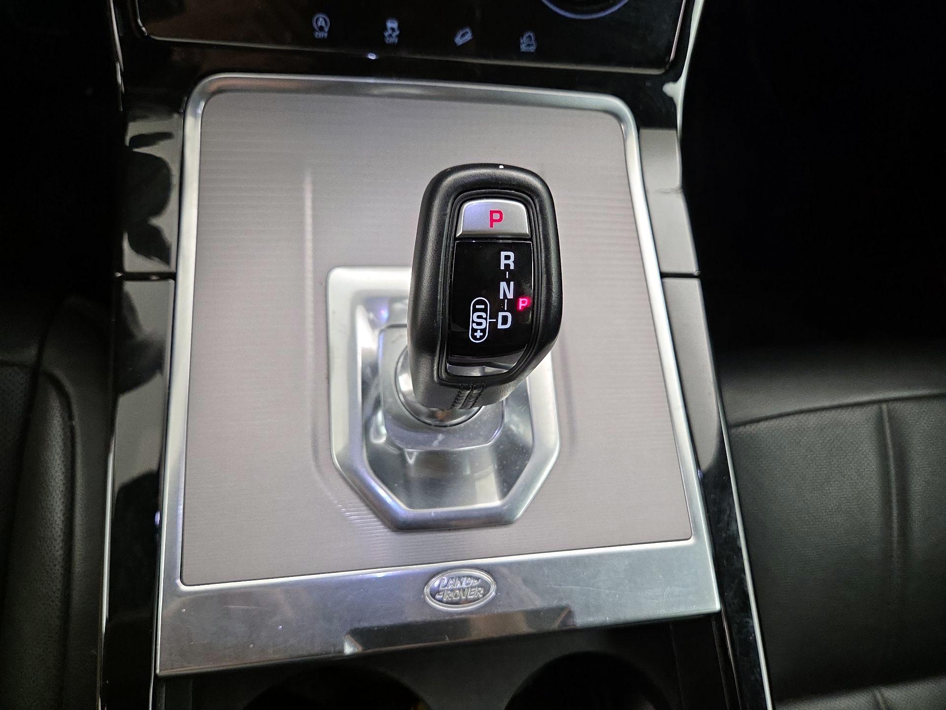 Thumbnail: 2020 Land Rover Range Rover Evoque - 18