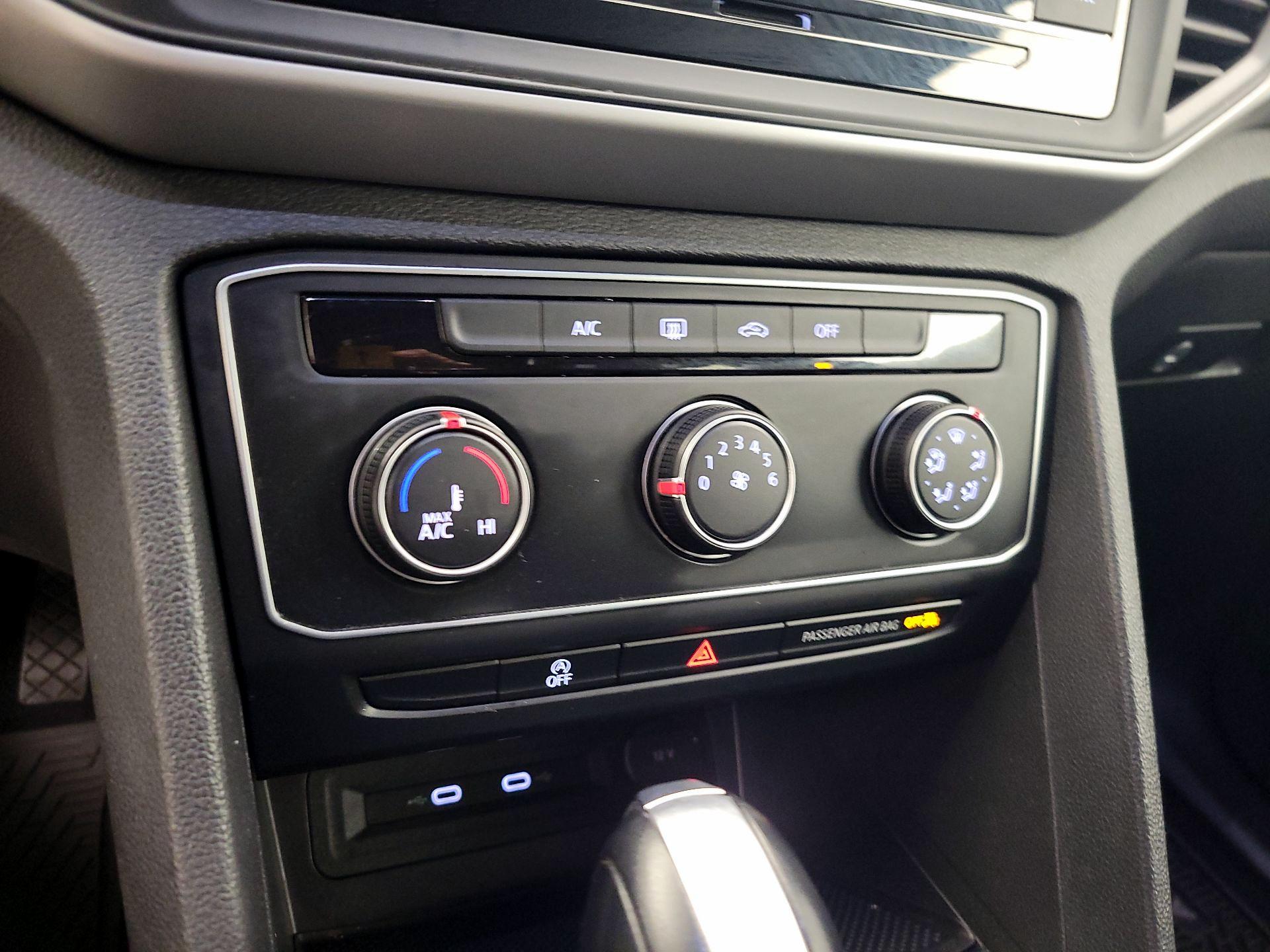 Thumbnail: 2021 Volkswagen Atlas - 16