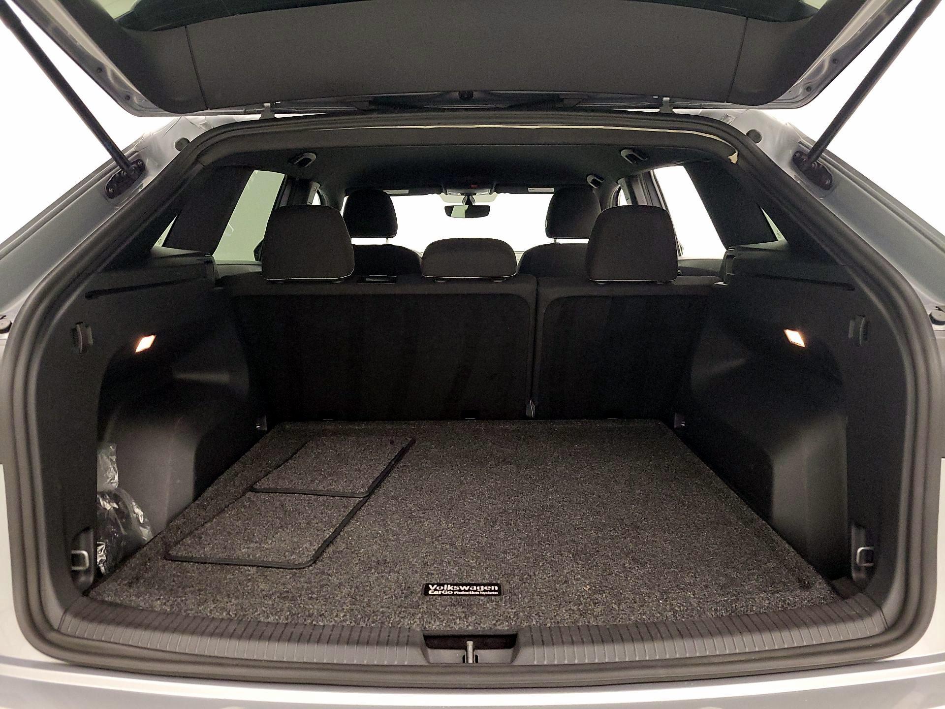 Thumbnail: 2021 Volkswagen Atlas - 20