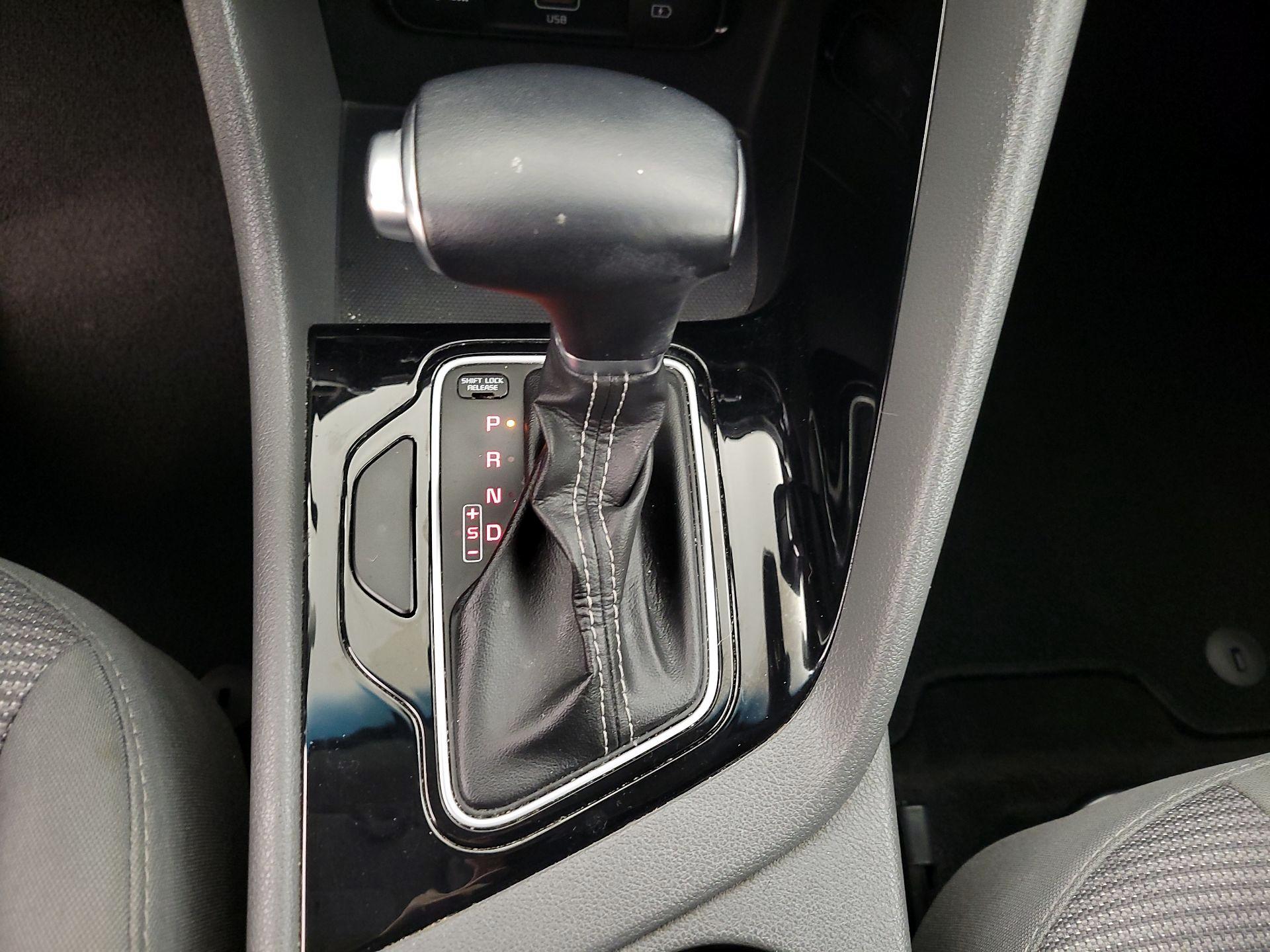 Thumbnail: 2021 Kia Niro - 17