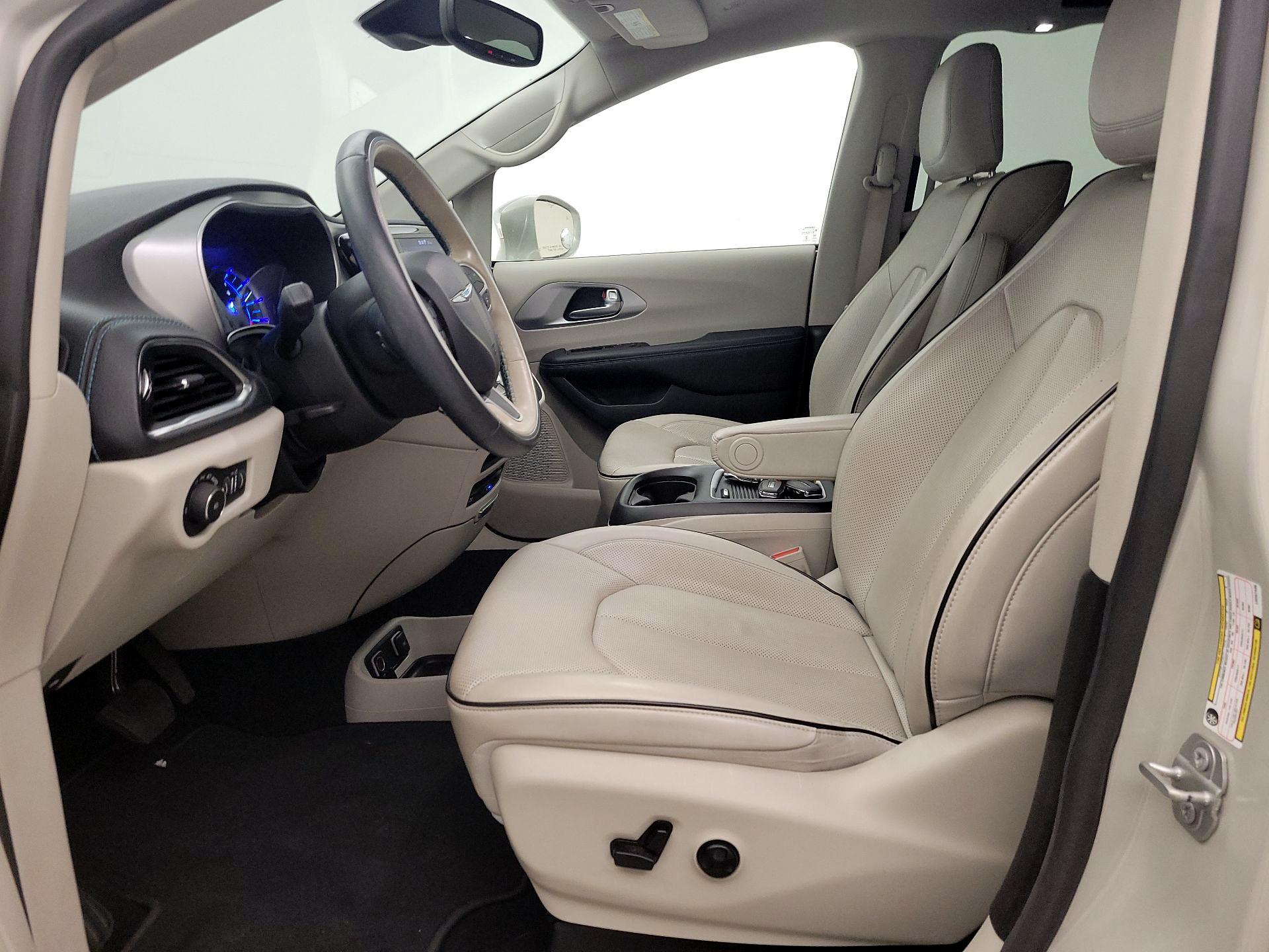 Thumbnail: 2020 Chrysler Pacifica - 11