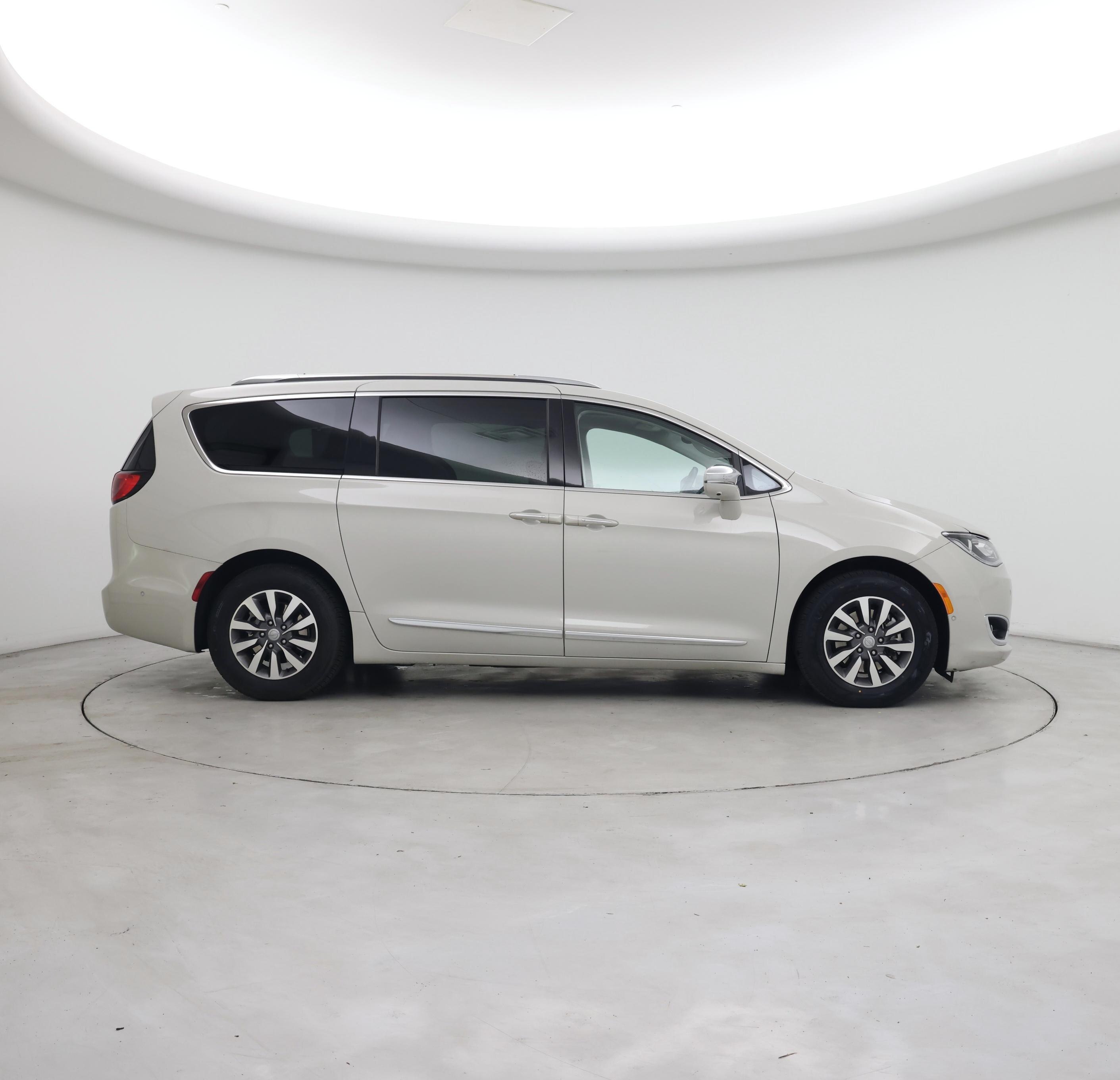 Thumbnail: 2020 Chrysler Pacifica - 7