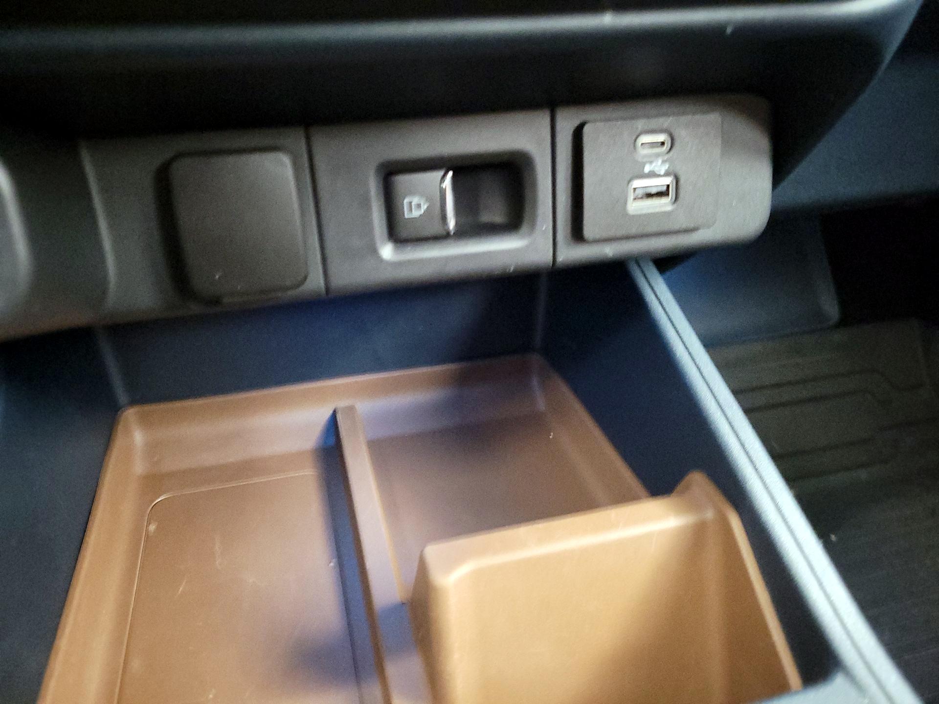 Thumbnail: 2022 Ford Maverick - 18