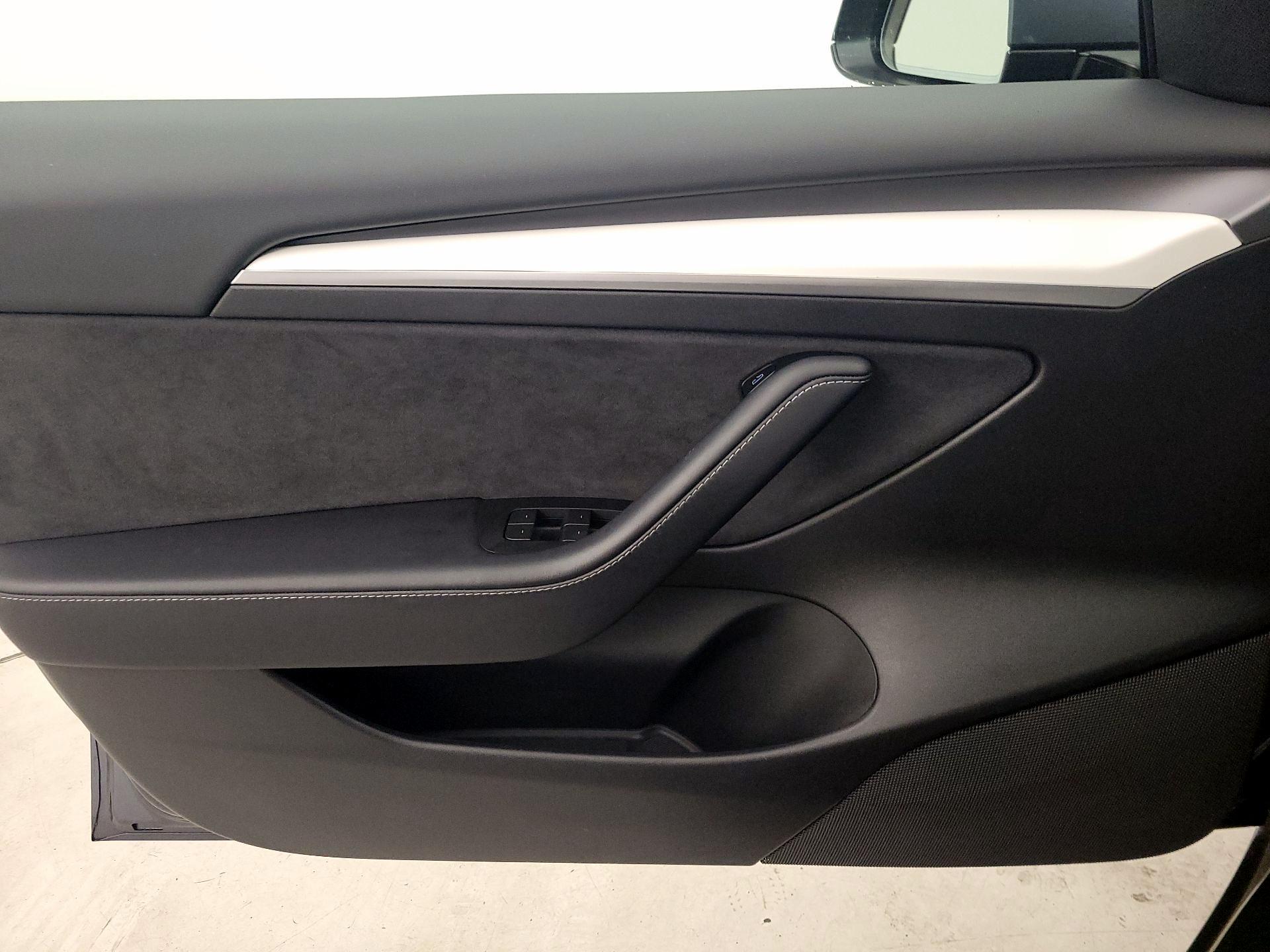 Thumbnail: 2023 Tesla Model 3 - 12