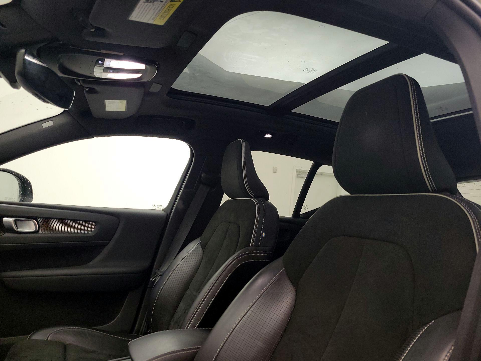 Thumbnail: 2021 Volvo XC40 - 18