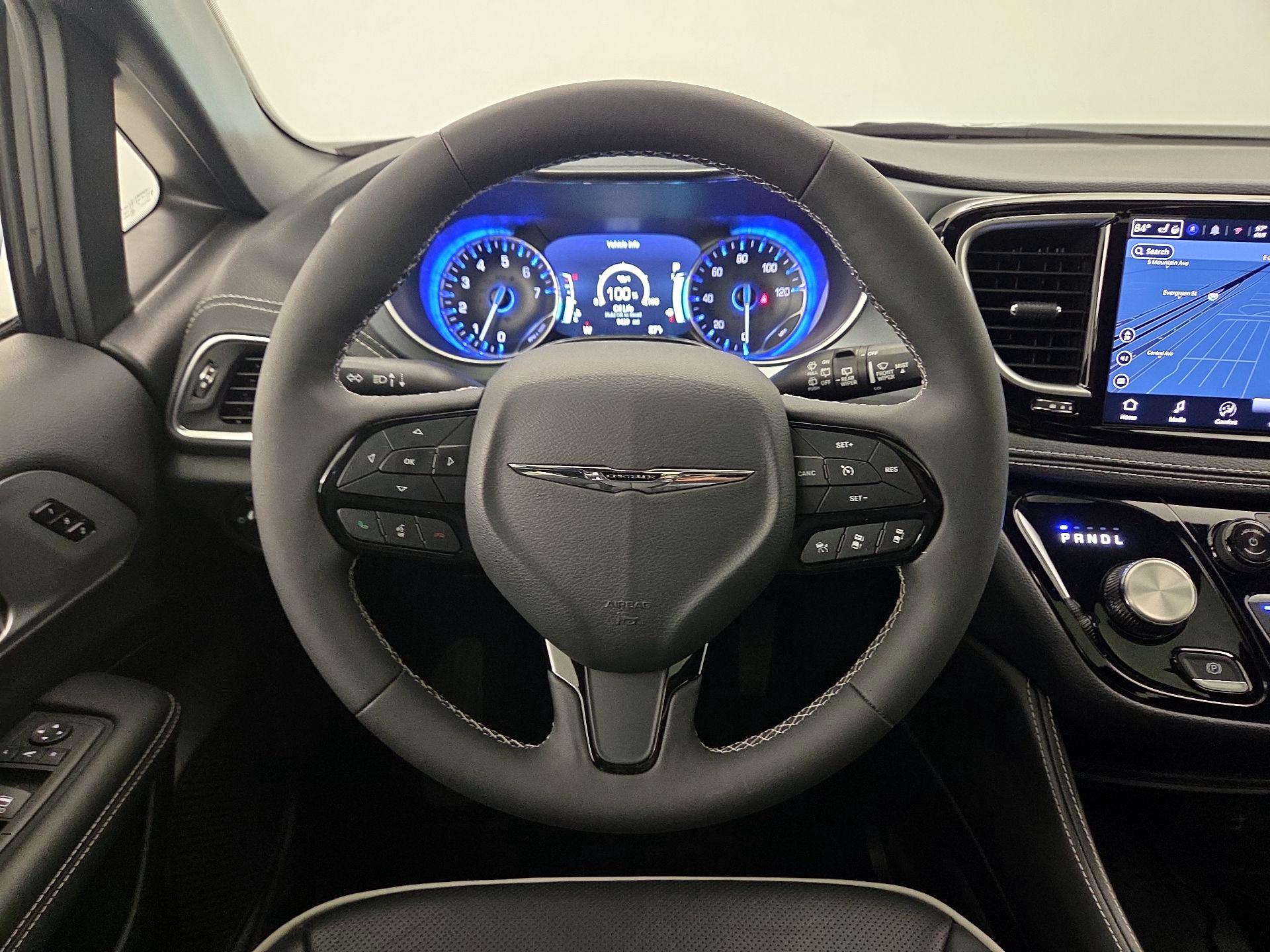 Thumbnail: 2026 Chrysler Pacifica - 10