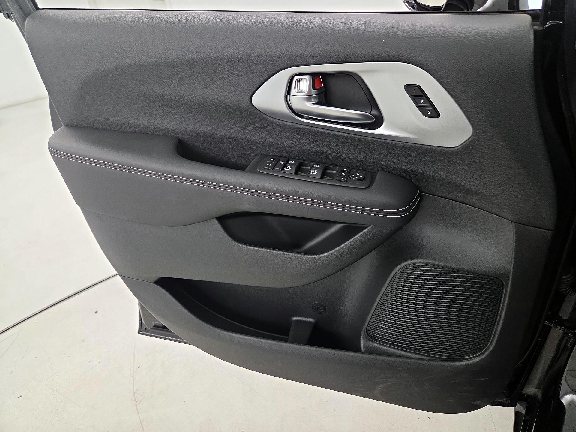 Thumbnail: 2026 Chrysler Pacifica - 12