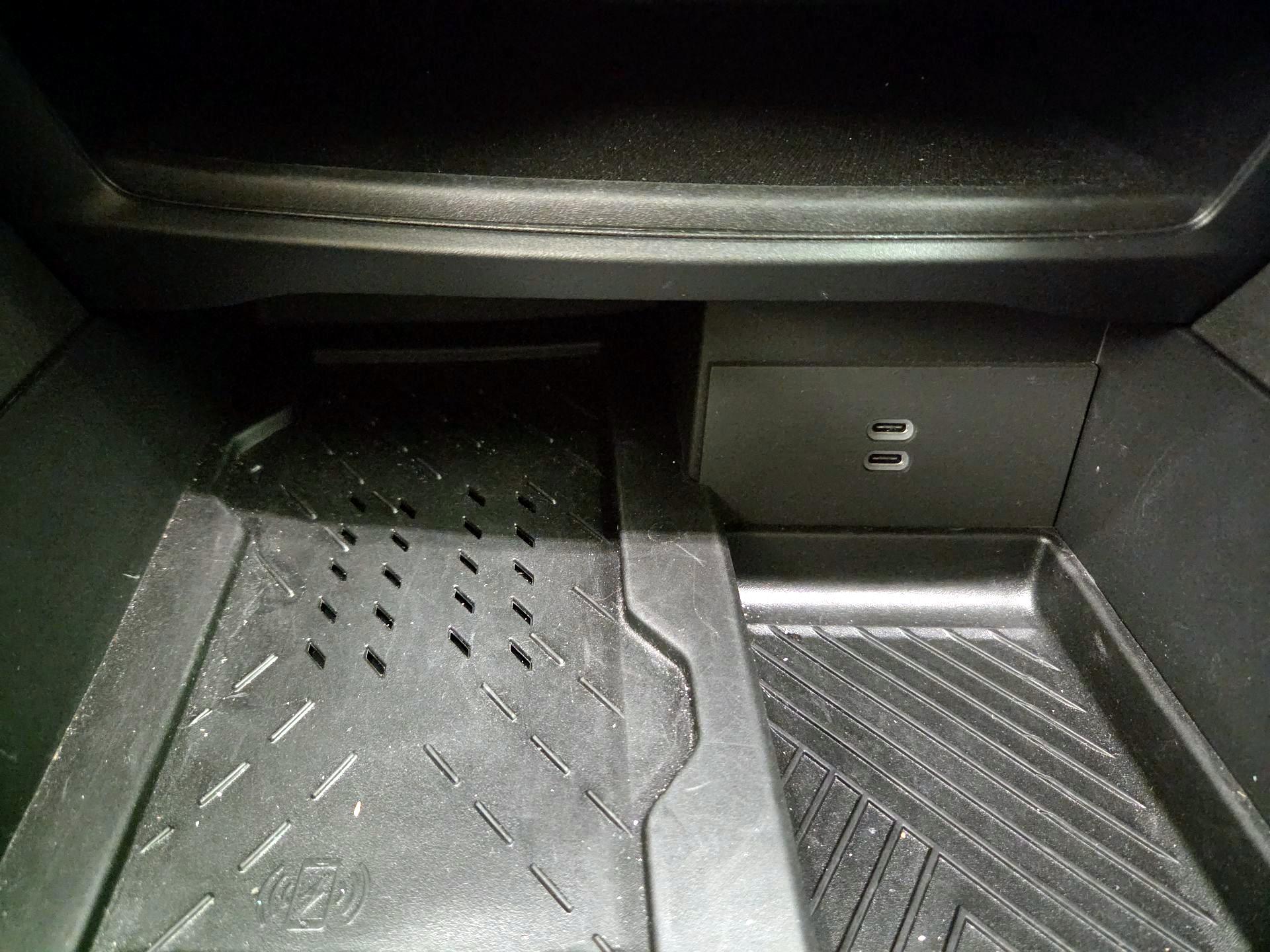 Thumbnail: 2026 Chrysler Pacifica - 19